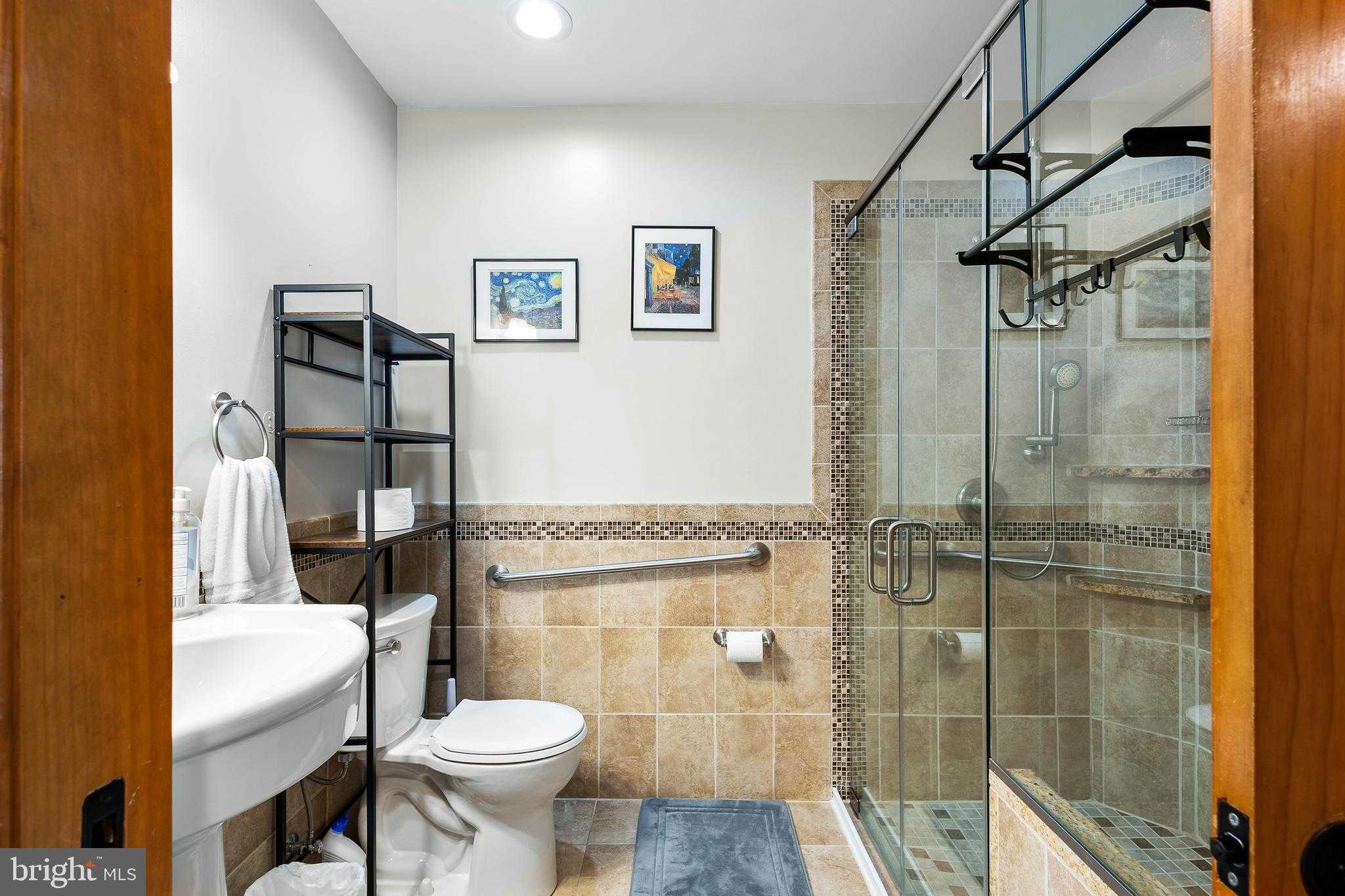 994 N Glebe Rd photo 45