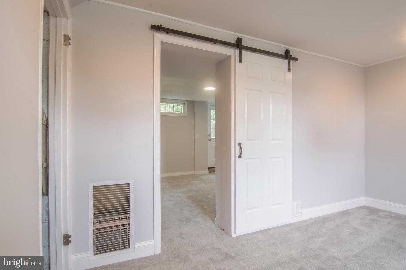 2436 Smith Ave photo 11