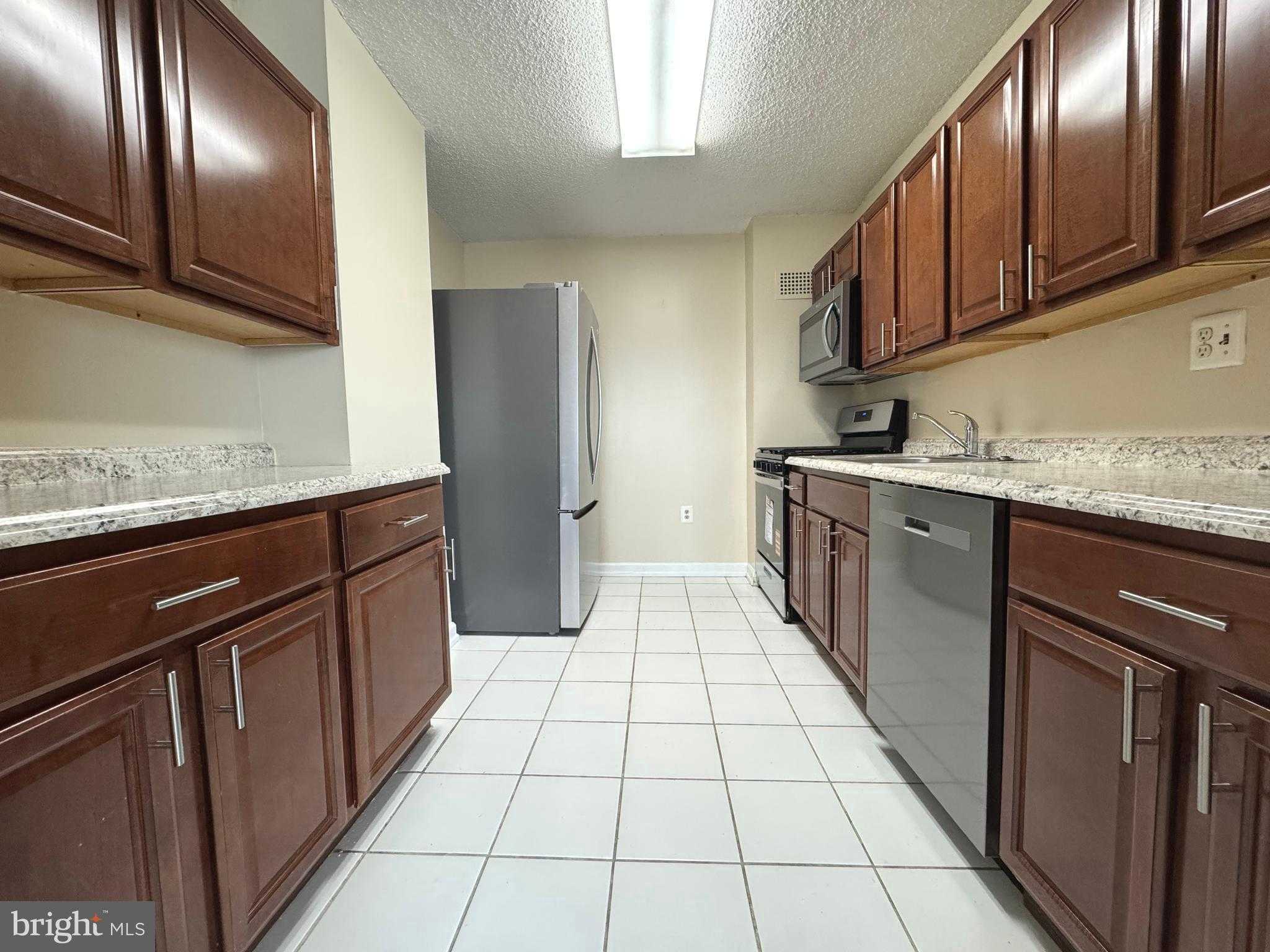 1225 Martha Custis Dr Apt 807 photo 8