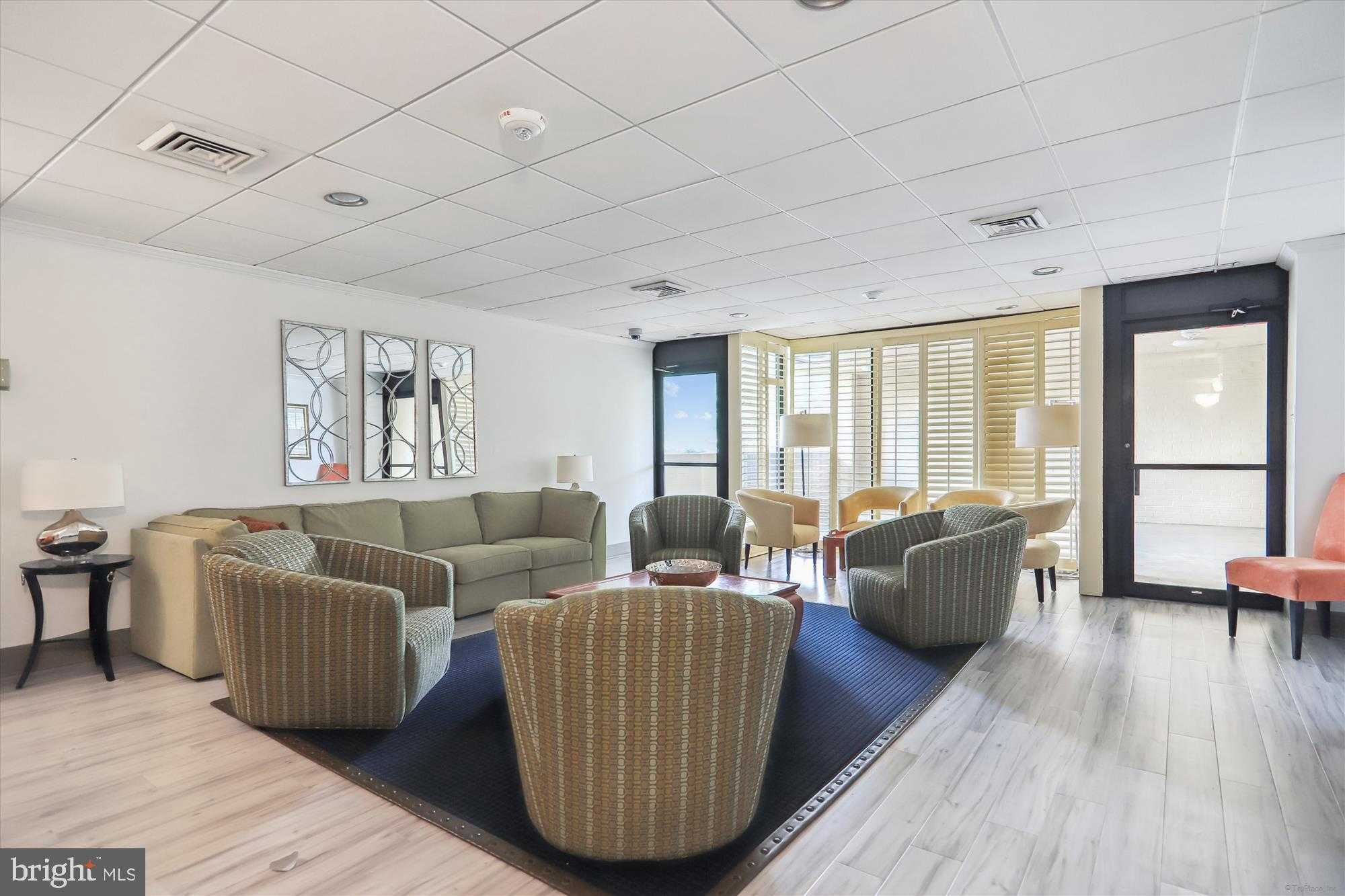 4242 E West Hwy Apt 307 photo 18