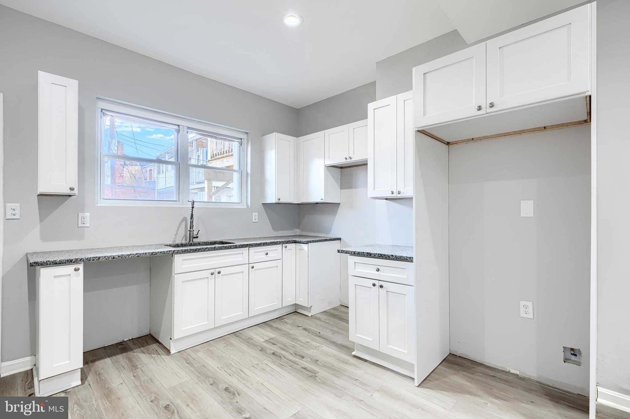 409 N Lakewood Ave photo 10