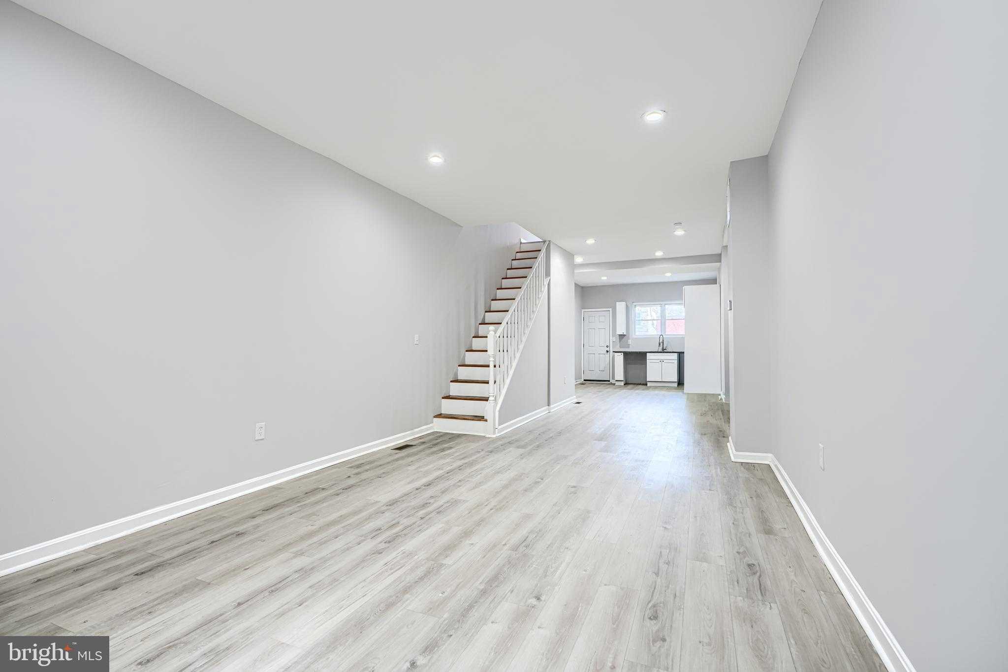 409 N Lakewood Ave photo 4