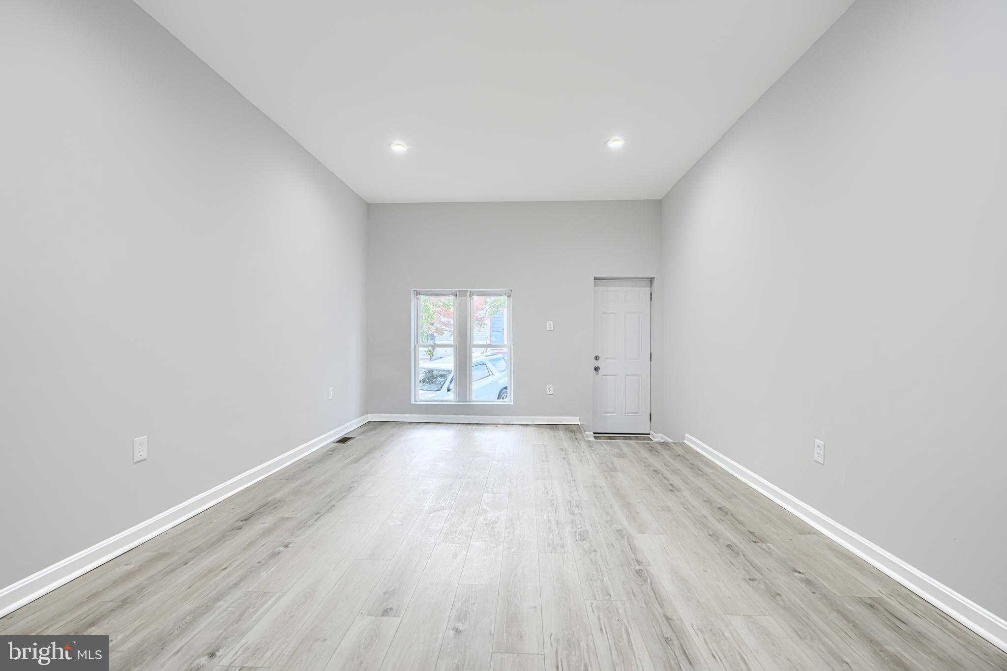 409 N Lakewood Ave photo 6