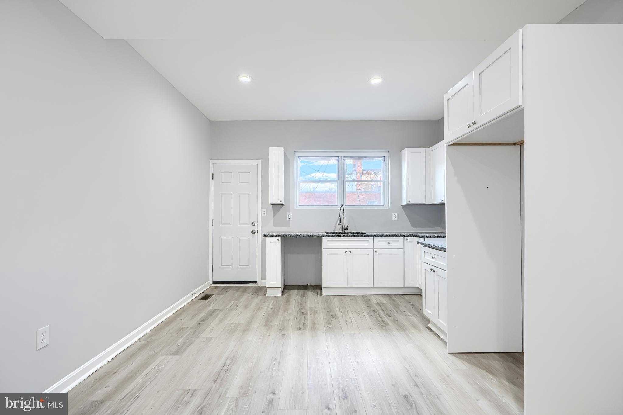 409 N Lakewood Ave photo 9