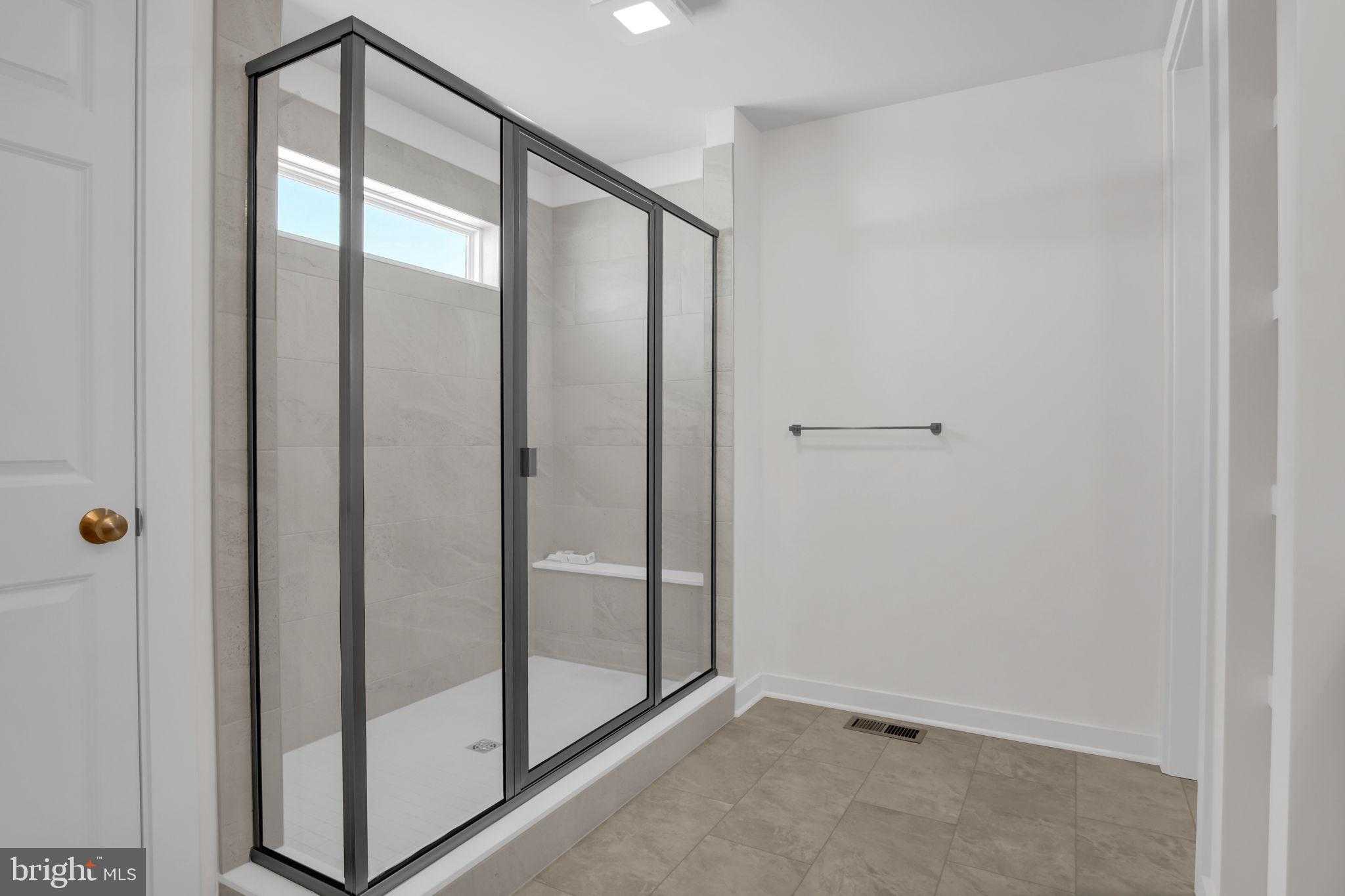 134 Alexandria Dr photo 10