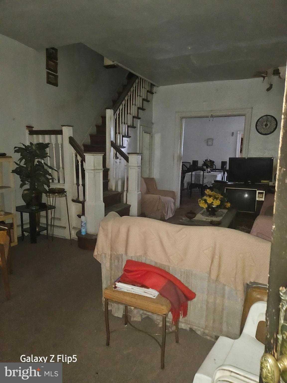 3759 N 18th St photo 4