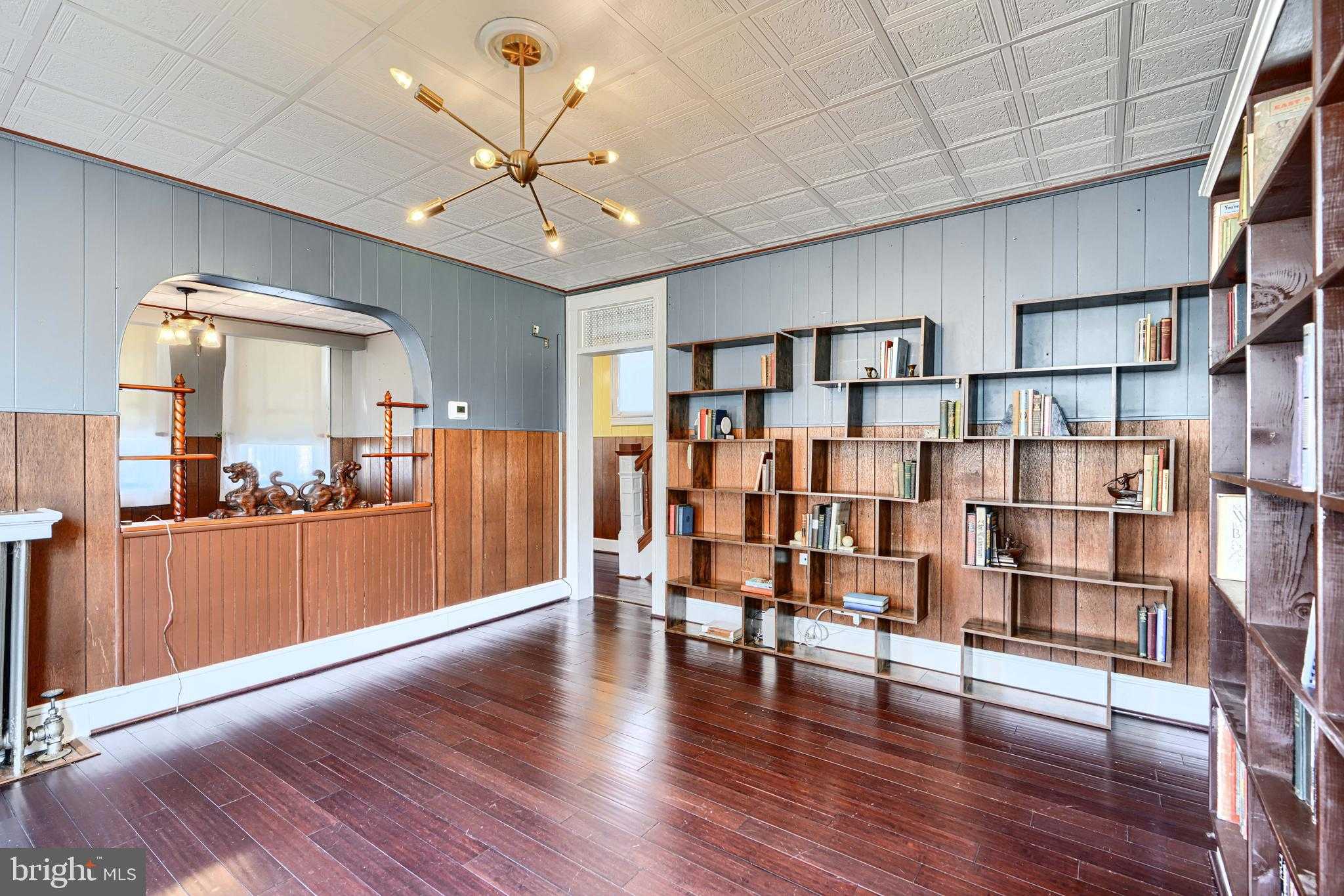 523 Rossiter Ave photo 11