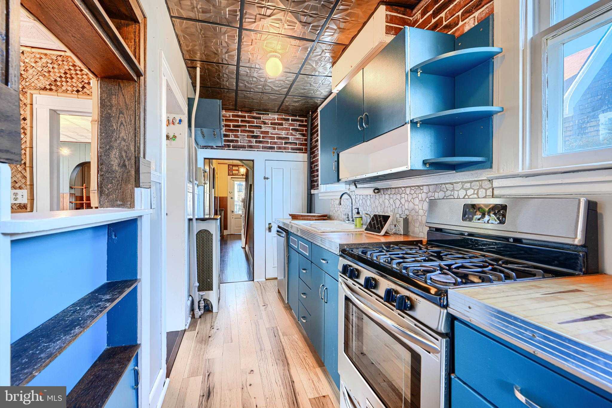 523 Rossiter Ave photo 19