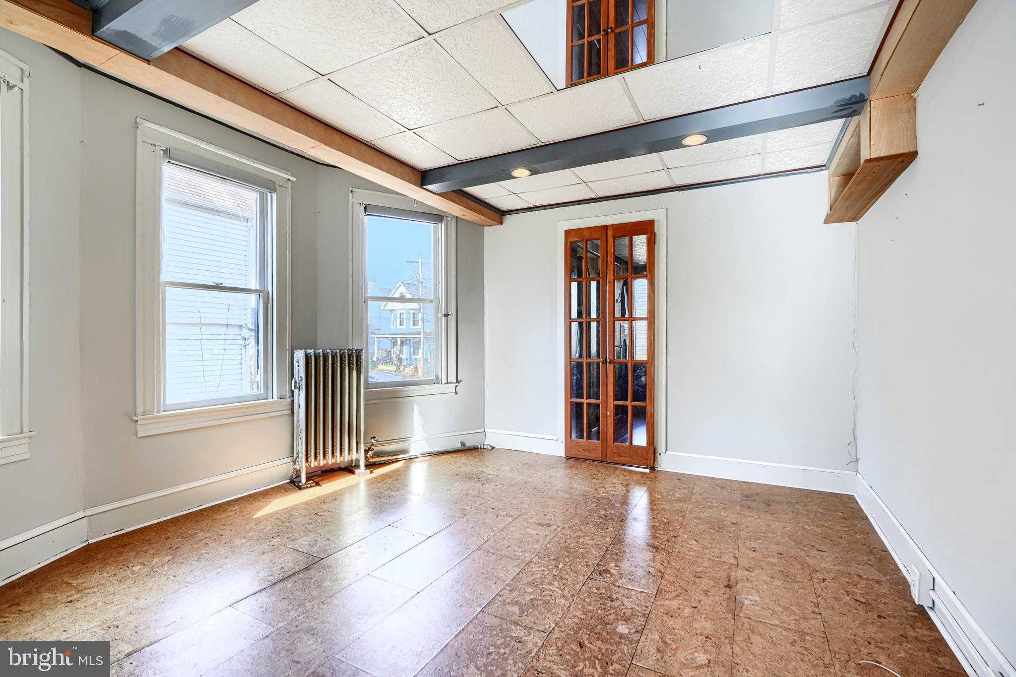 523 Rossiter Ave photo 26