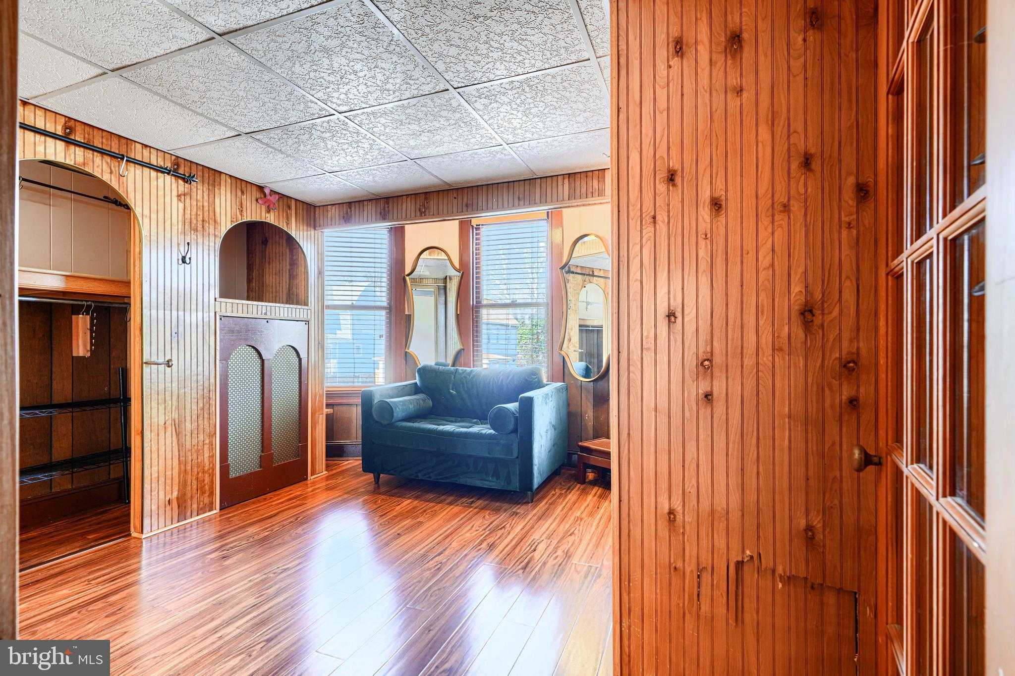 523 Rossiter Ave photo 28