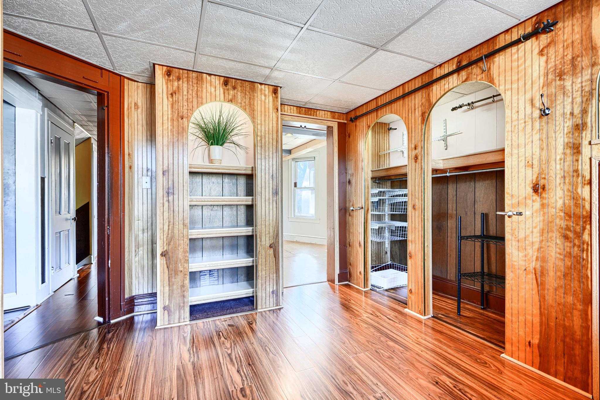 523 Rossiter Ave photo 30