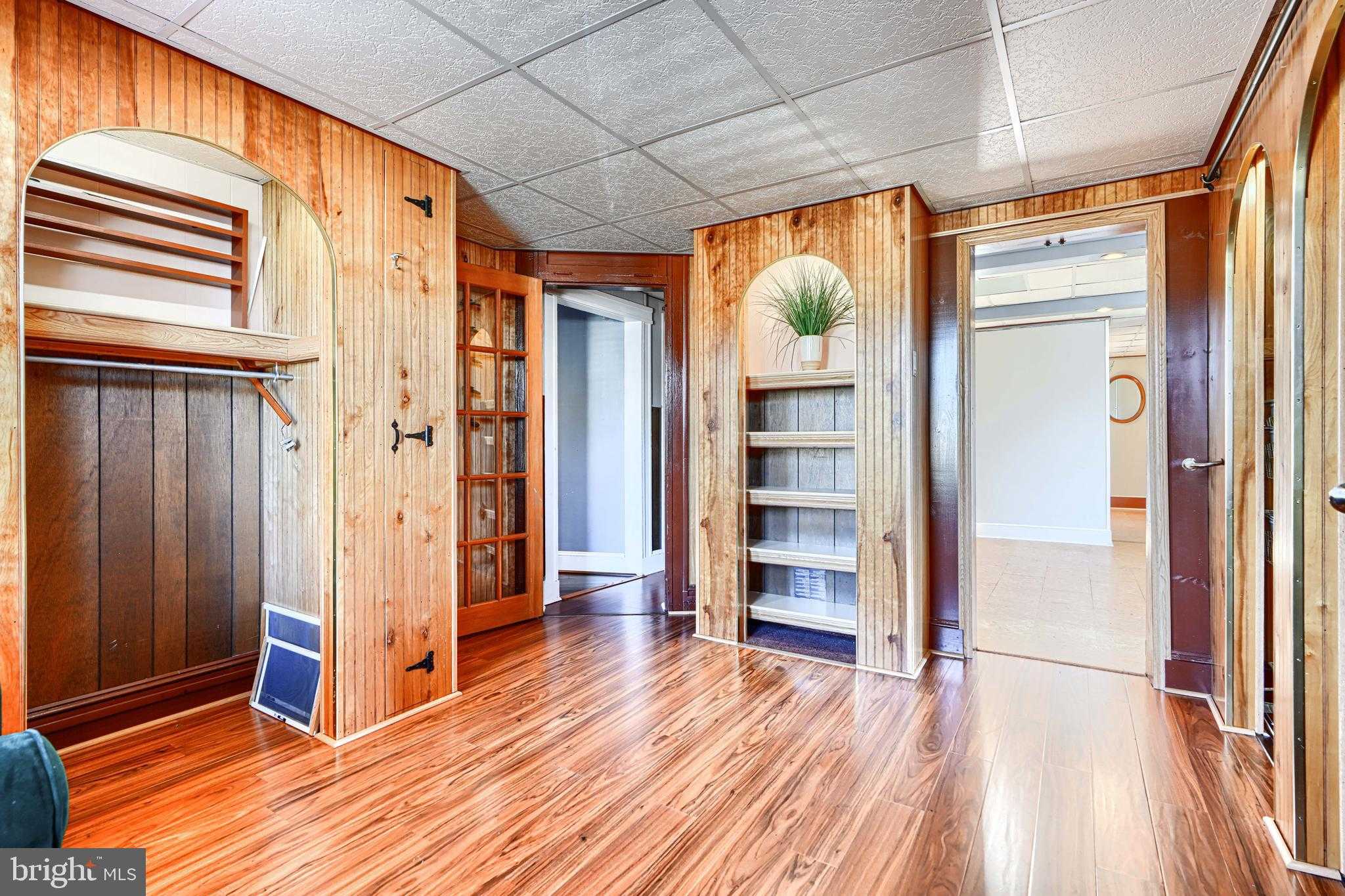 523 Rossiter Ave photo 31