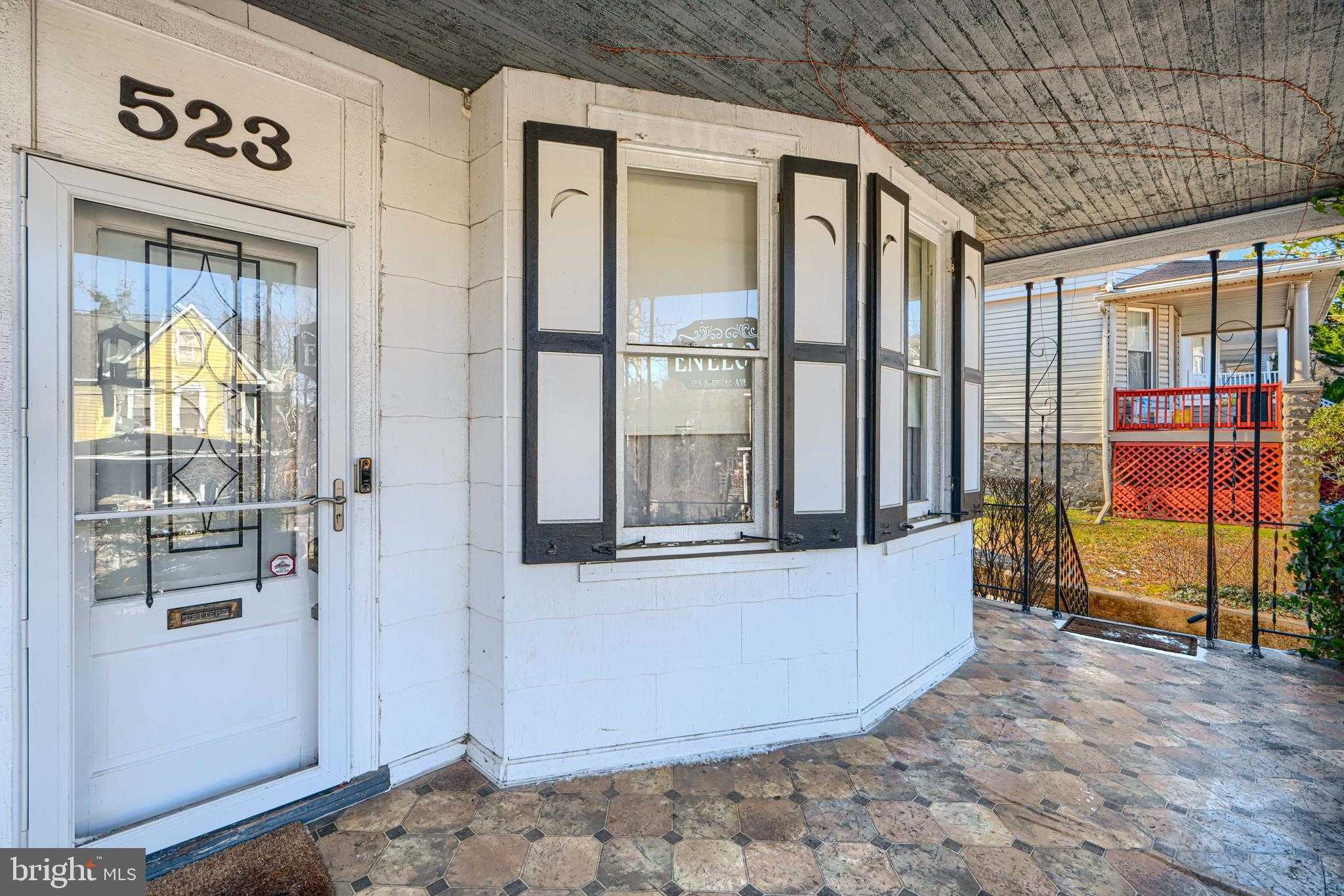 523 Rossiter Ave photo 4