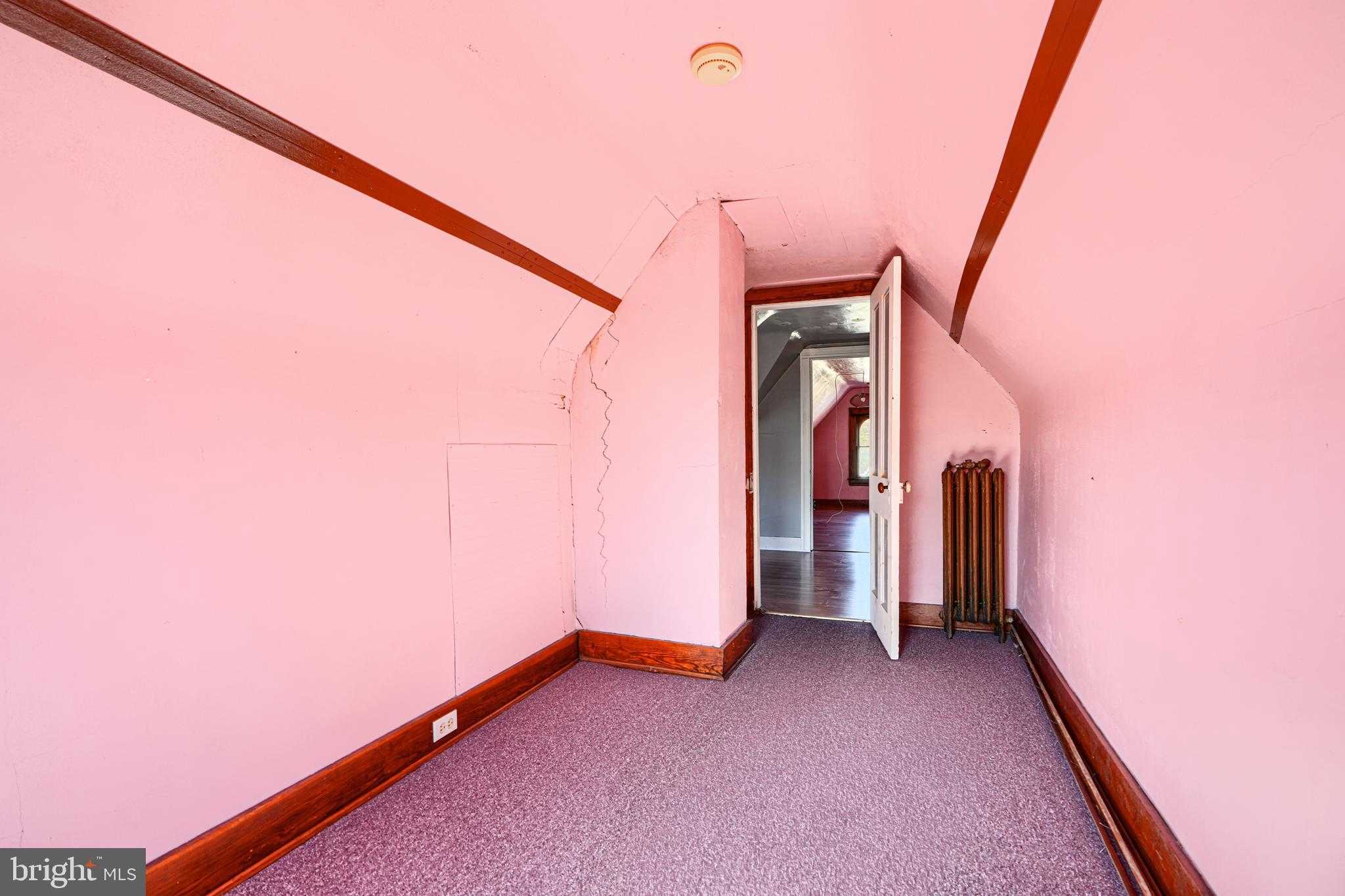 523 Rossiter Ave photo 43