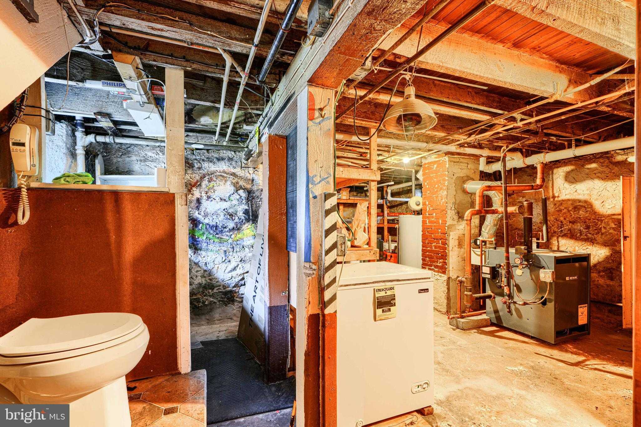 523 Rossiter Ave photo 45