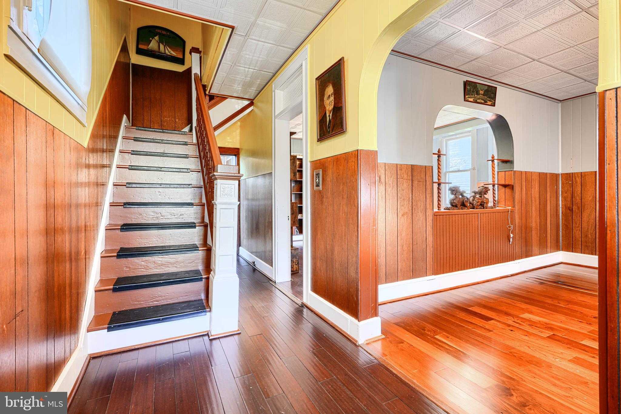 523 Rossiter Ave photo 5