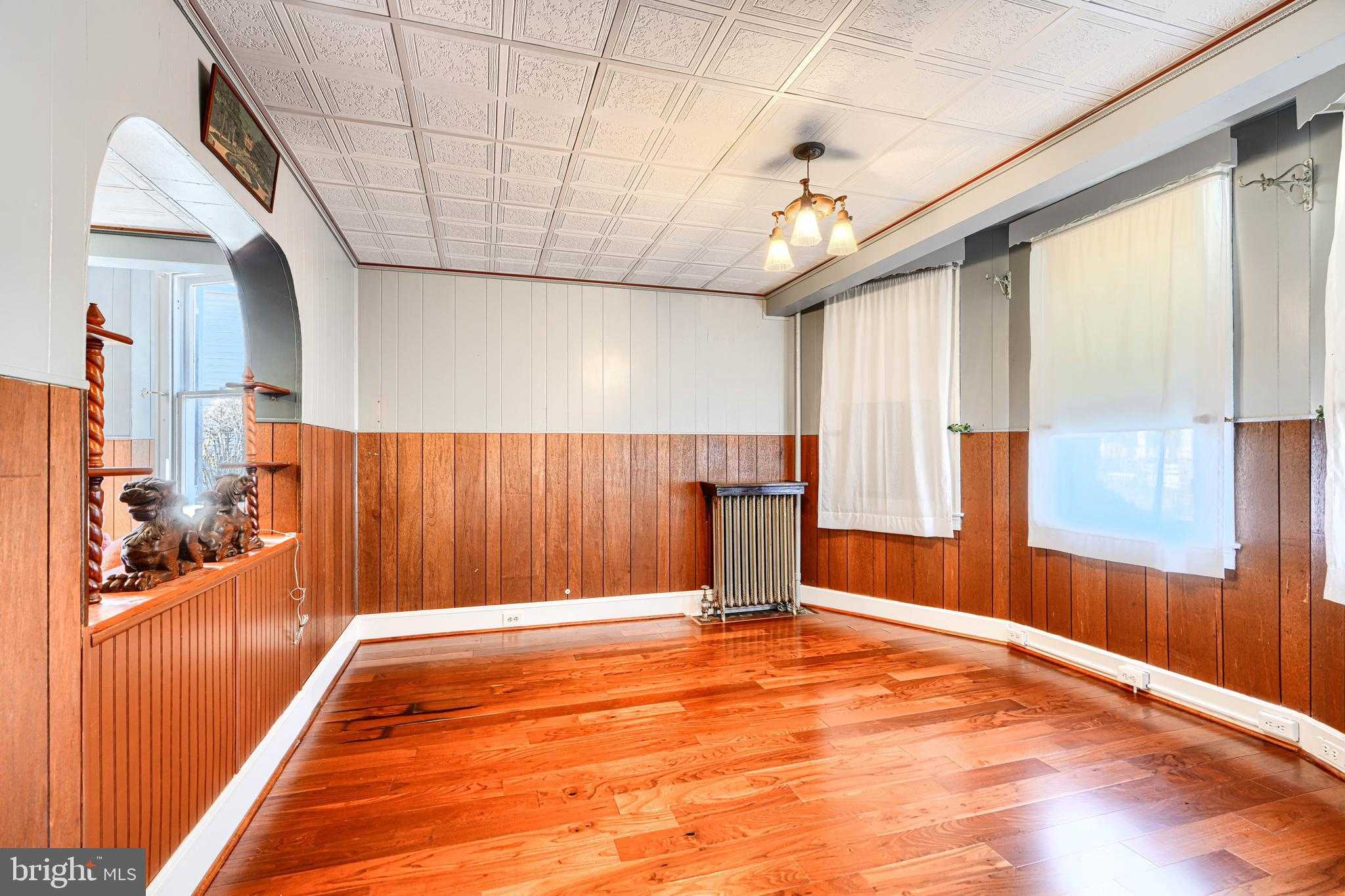 523 Rossiter Ave photo 6