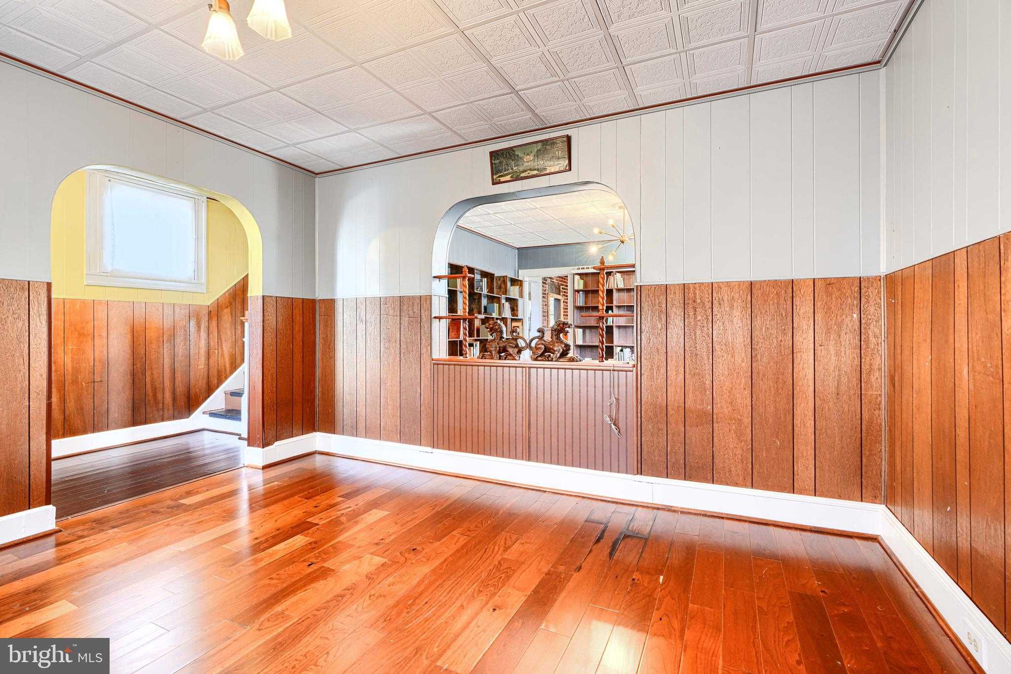 523 Rossiter Ave photo 8