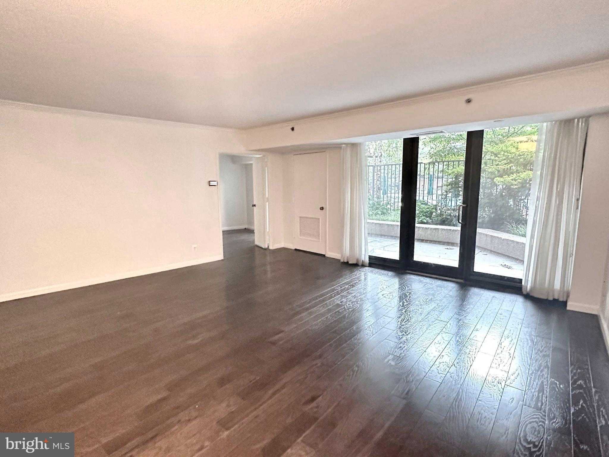 1200 Crystal Dr Apt 214 photo 4