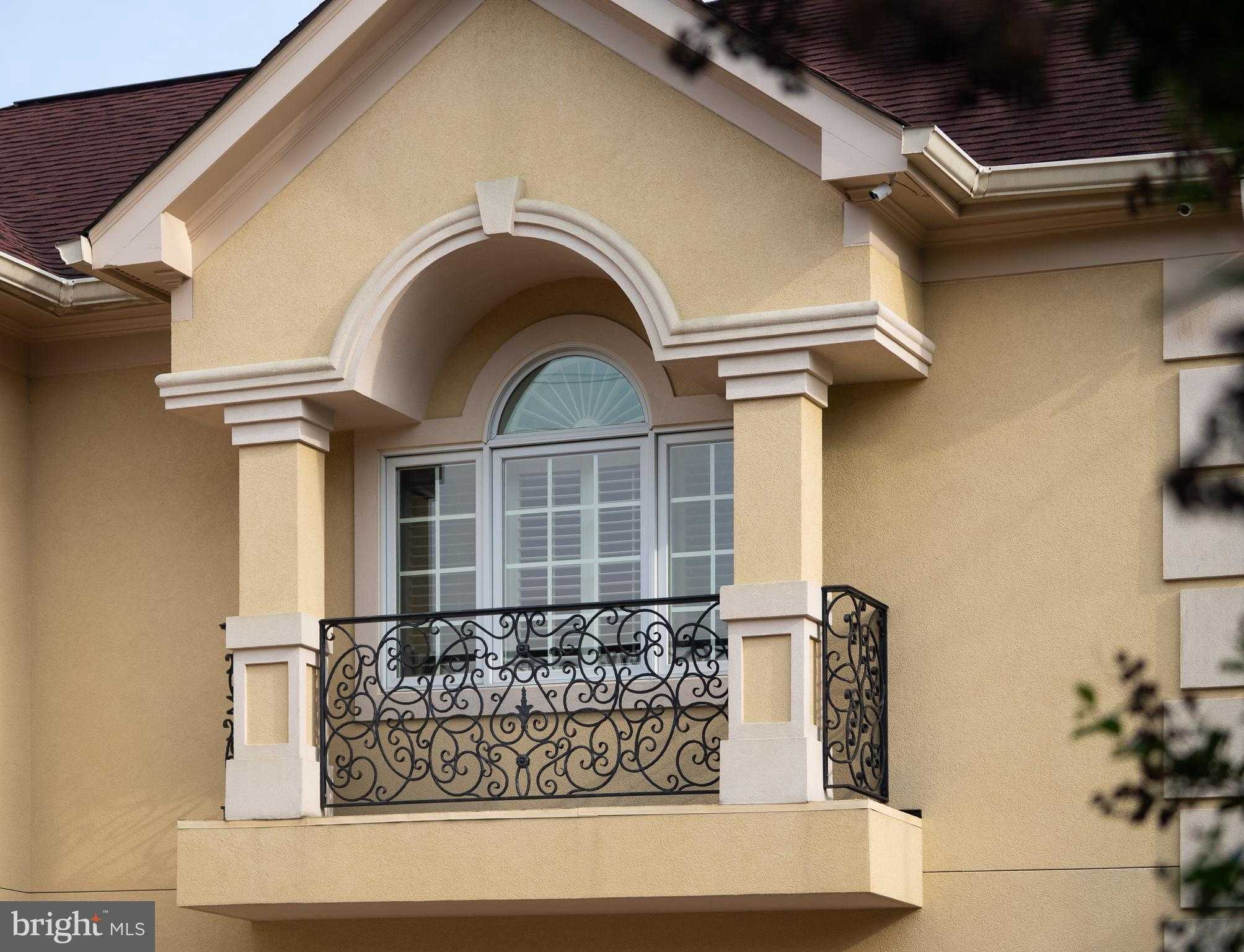 5812 Lone Oak Dr photo 2