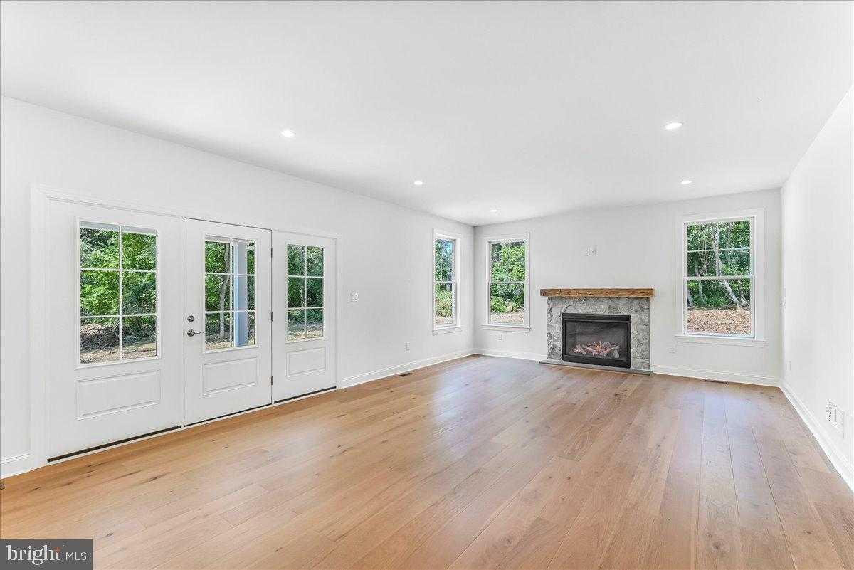 1250 Gradyville Rd photo 10