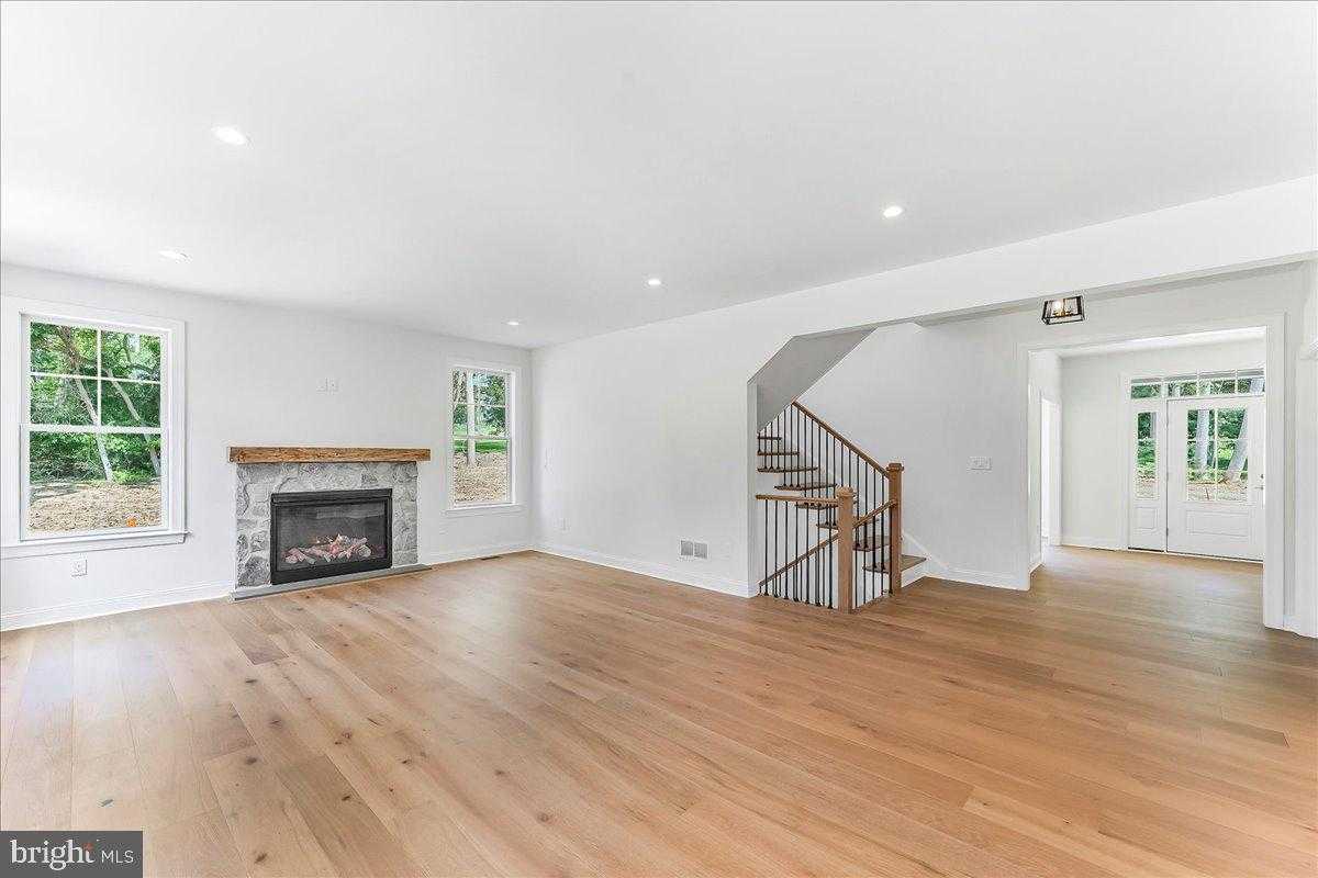 1250 Gradyville Rd photo 12