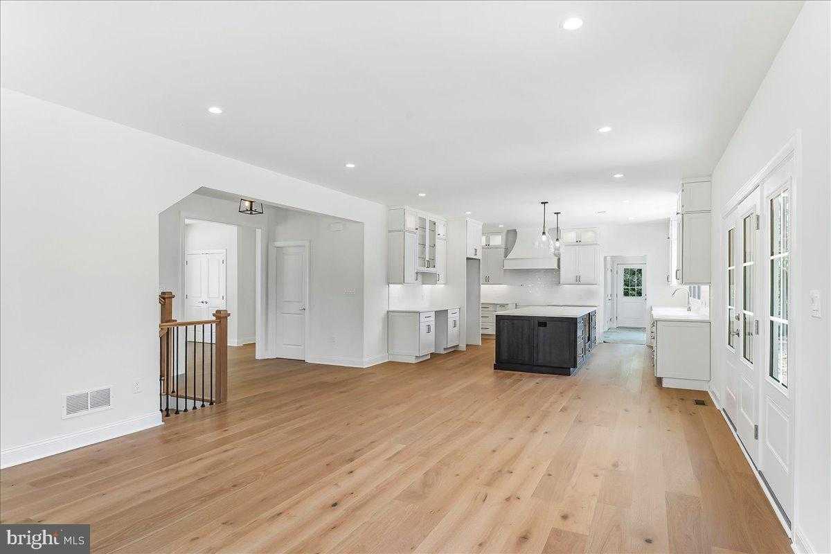 1250 Gradyville Rd photo 13