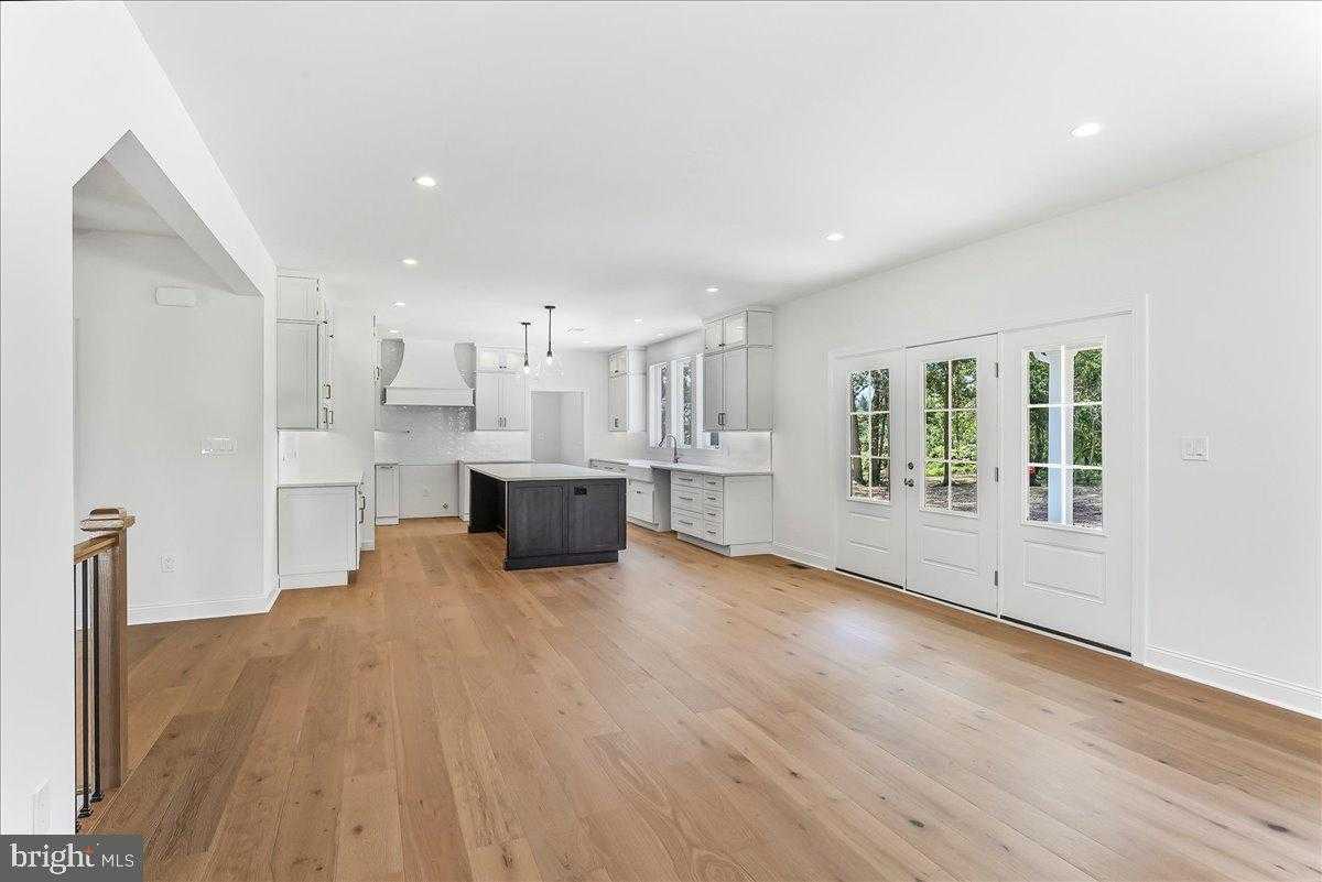 1250 Gradyville Rd photo 14