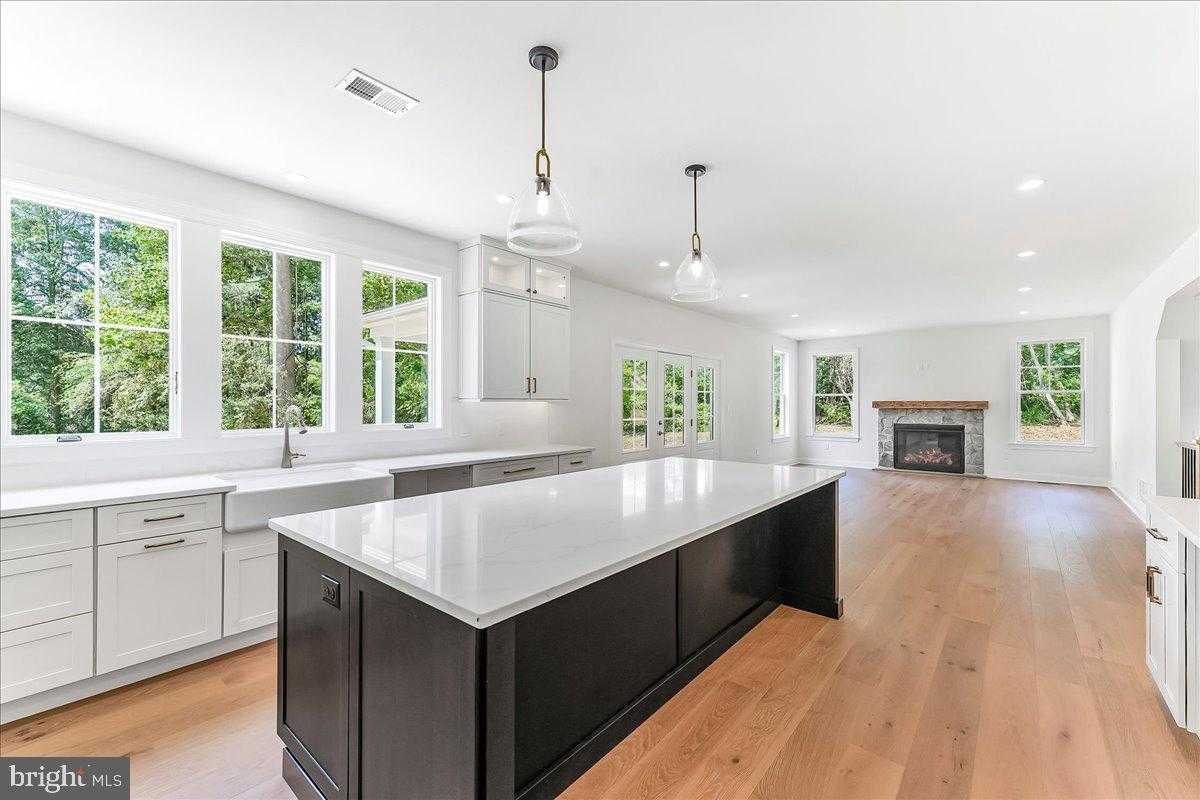 1250 Gradyville Rd photo 17