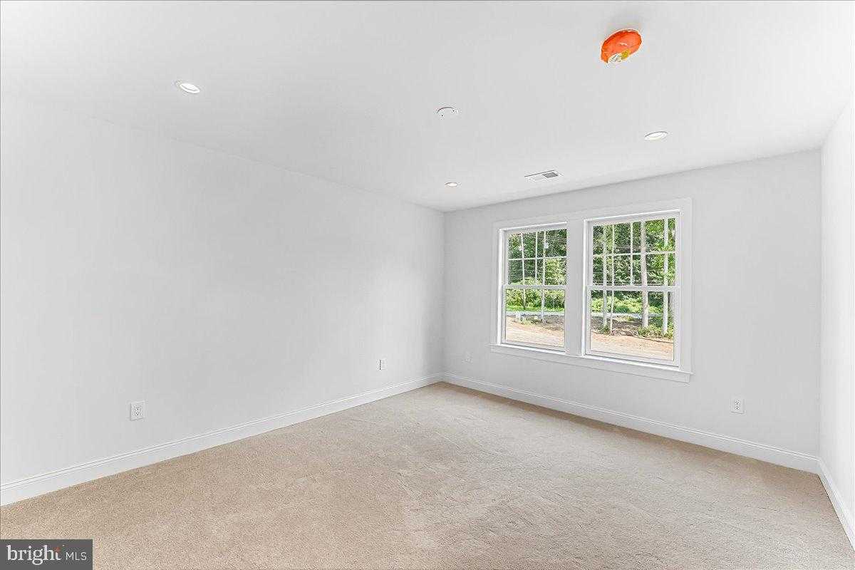 1250 Gradyville Rd photo 37