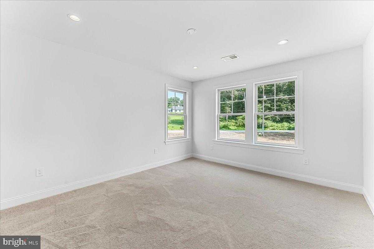 1250 Gradyville Rd photo 40