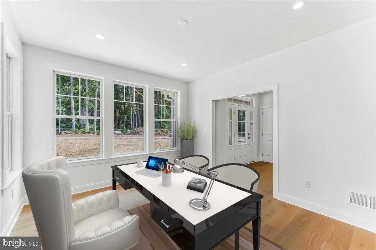 1250 Gradyville Rd photo 6