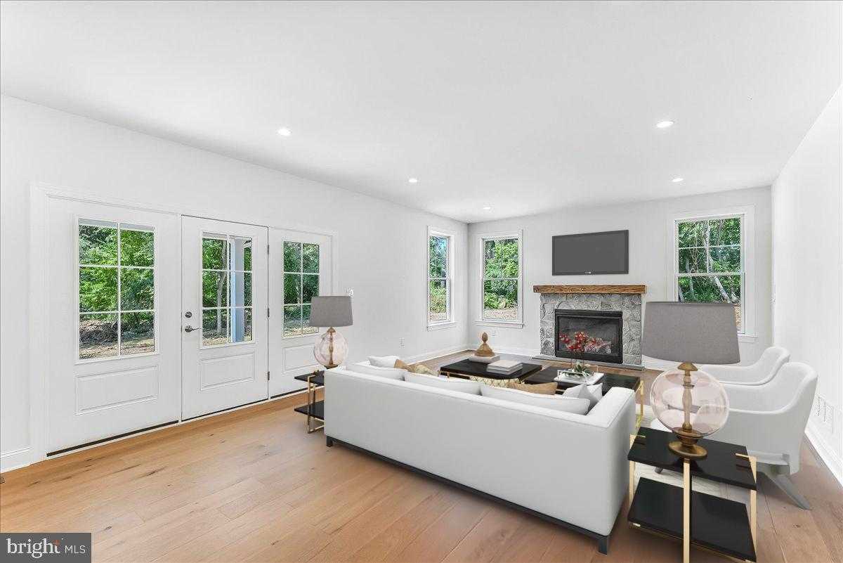 1250 Gradyville Rd photo 9