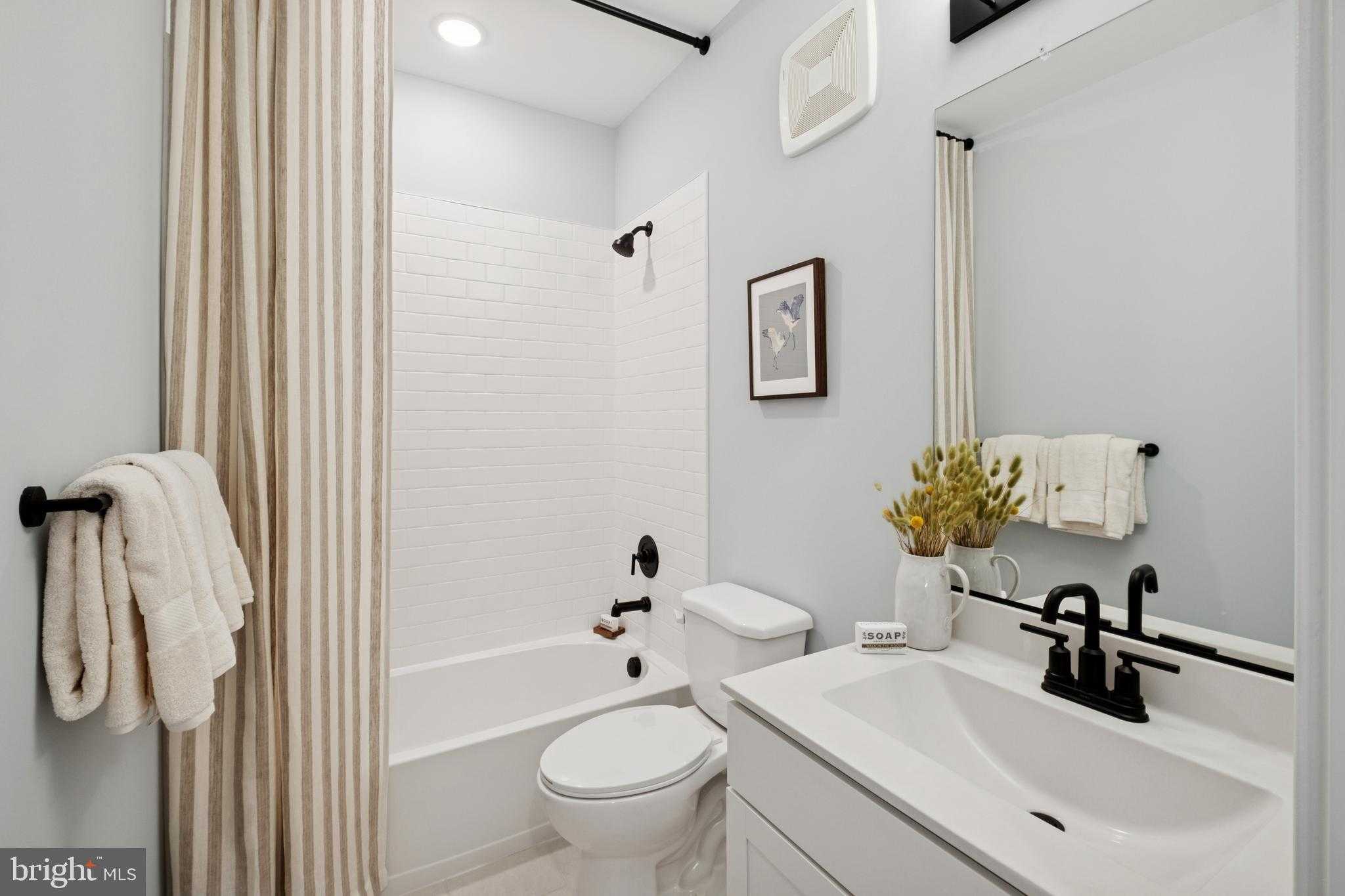 14917 Deco Cir photo 32