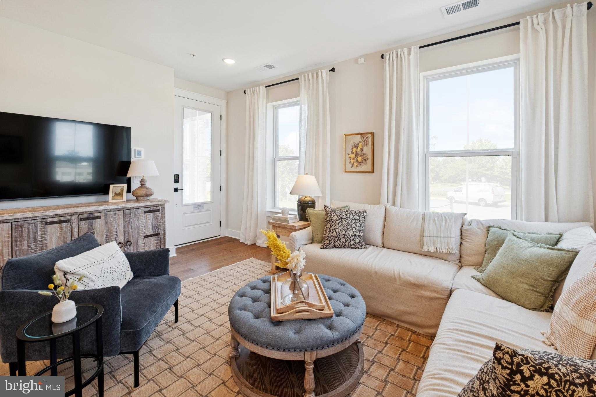 14917 Deco Cir photo 6