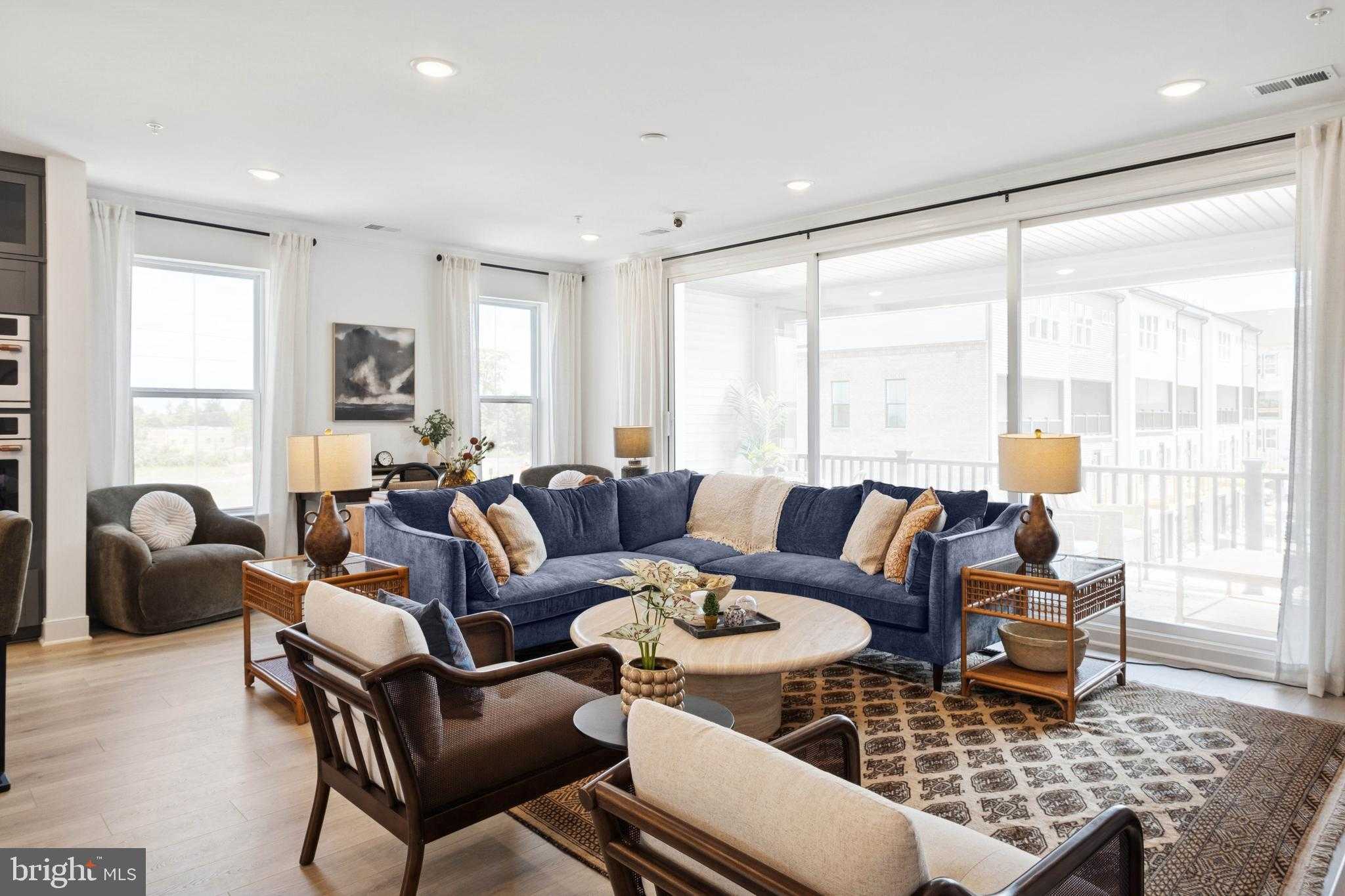 14919 Deco Cir photo 2