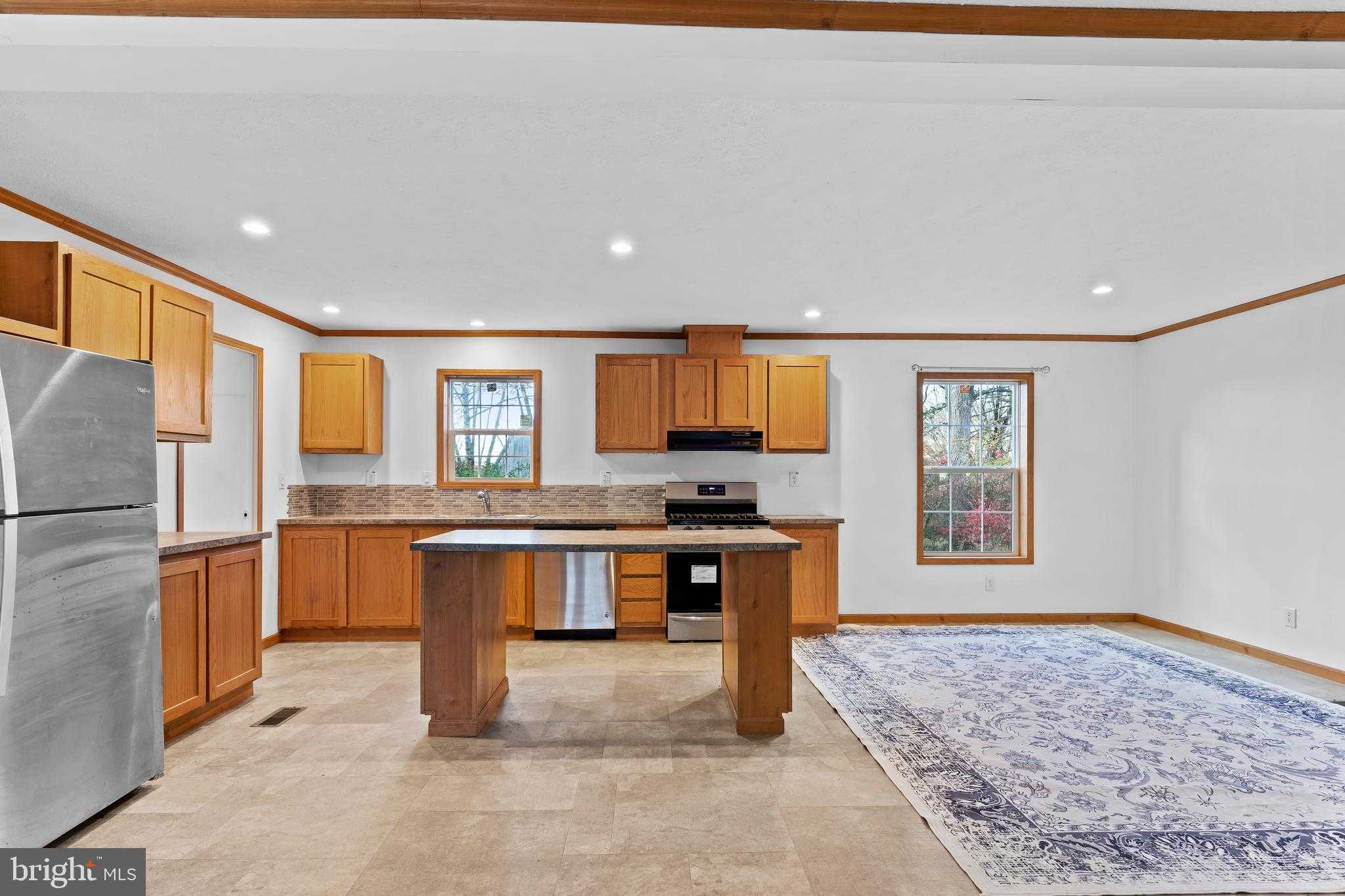 1323 Church St photo 8