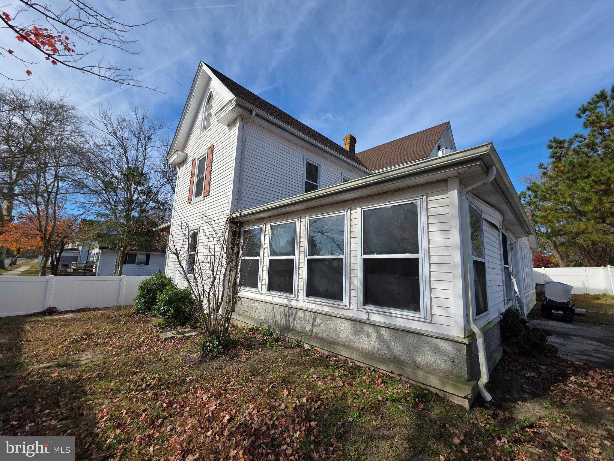 102 N Collins St photo 5