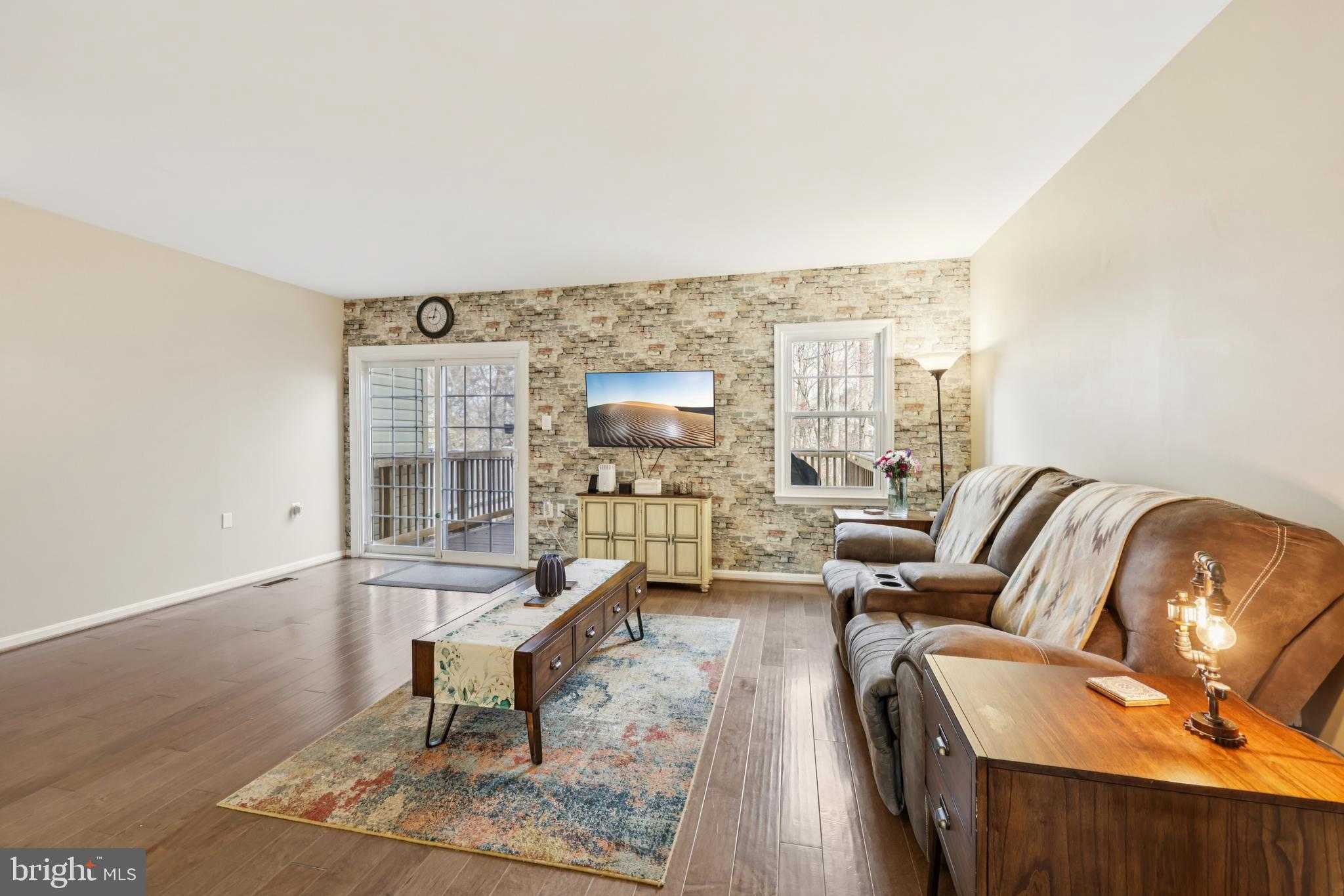 3877 Ogilvie CT photo 10