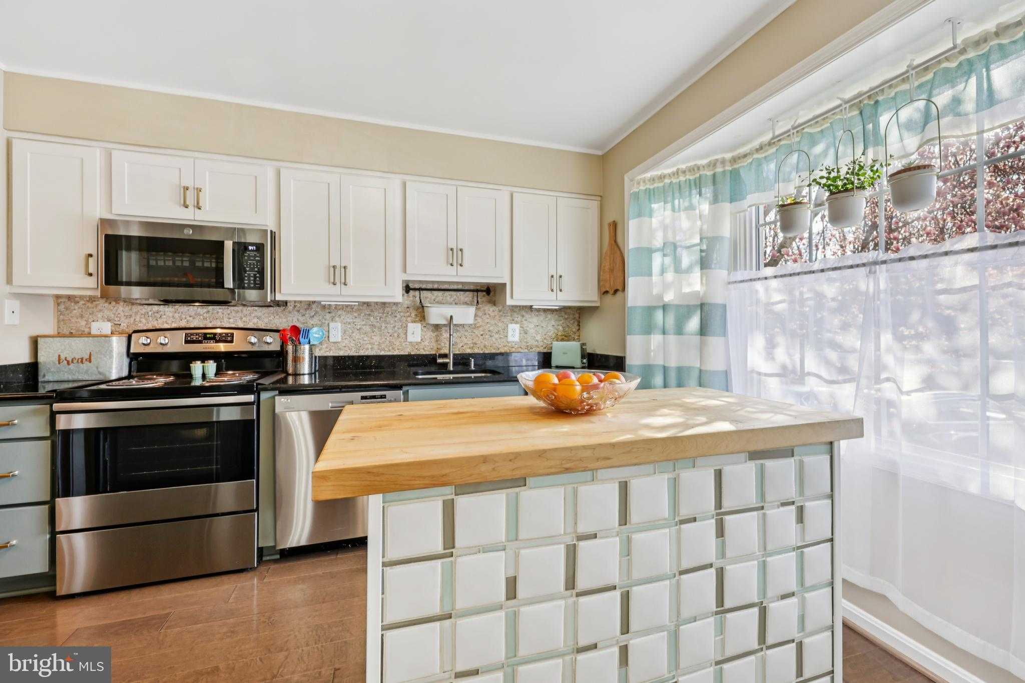 3877 Ogilvie CT photo 17