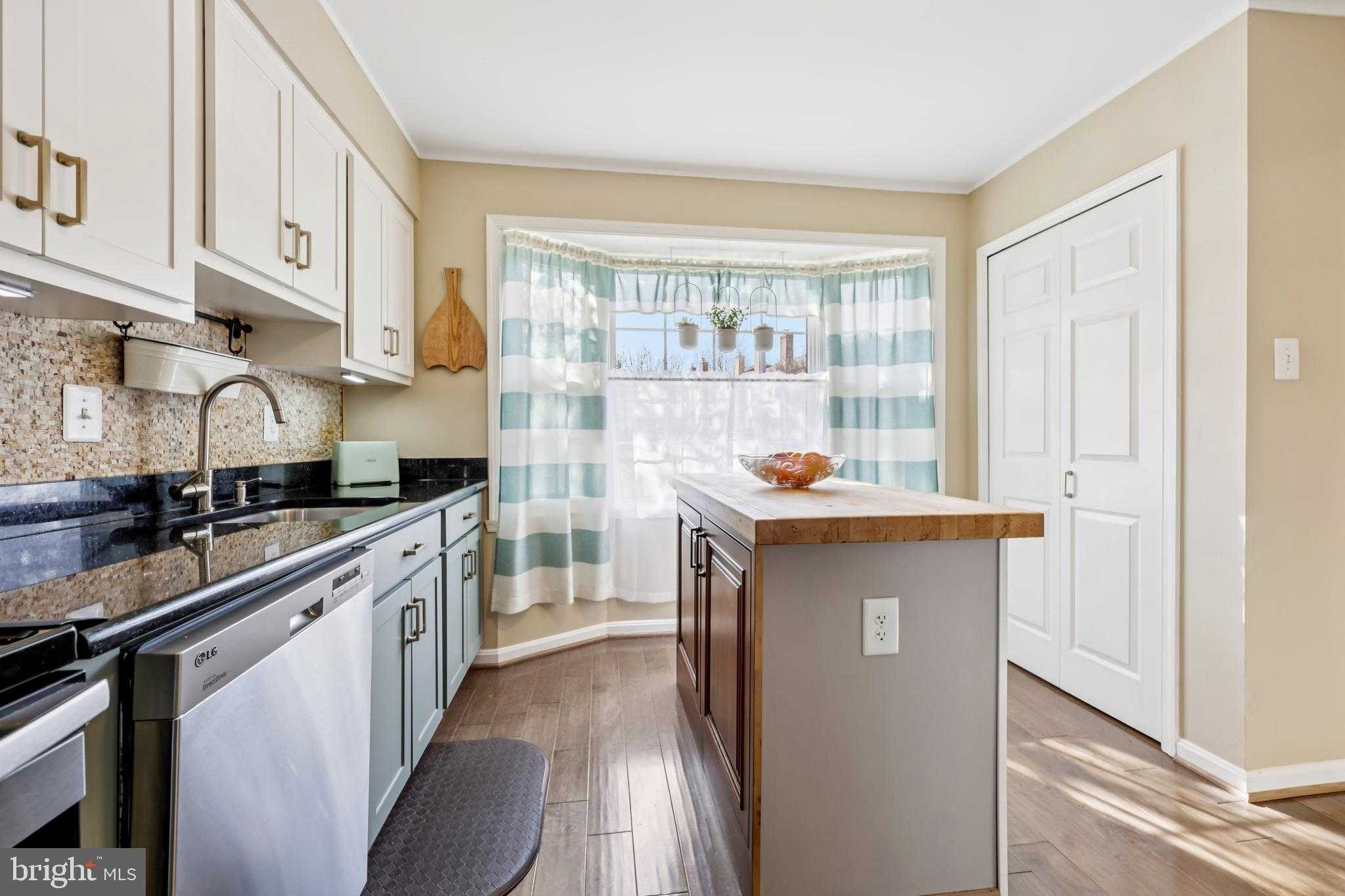 3877 Ogilvie CT photo 20