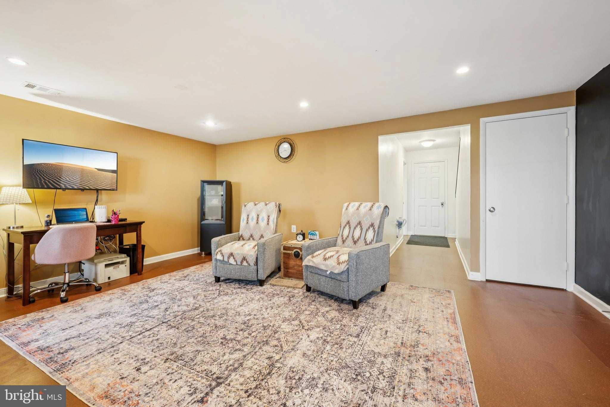 3877 Ogilvie CT photo 36