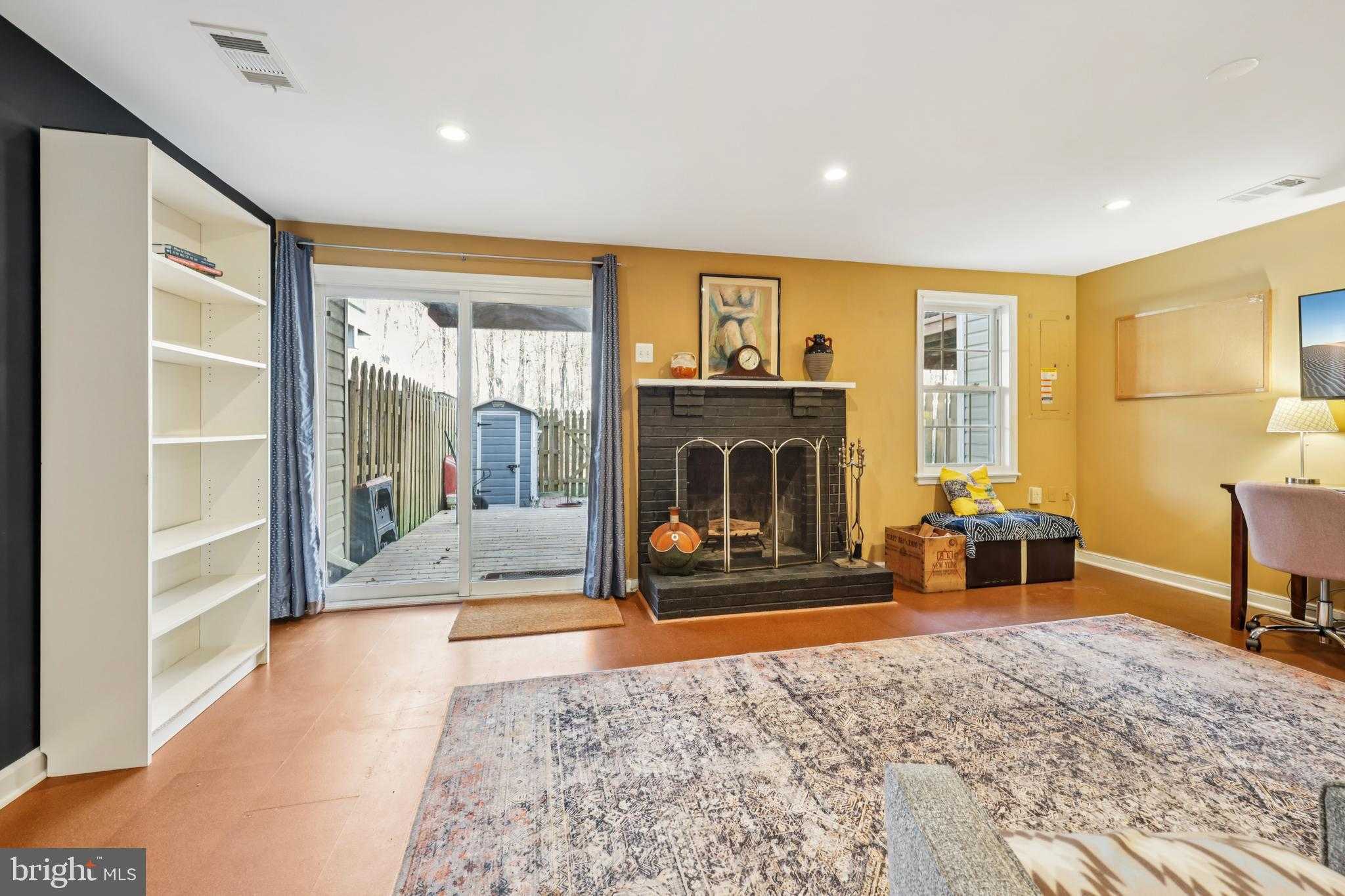 3877 Ogilvie CT photo 37