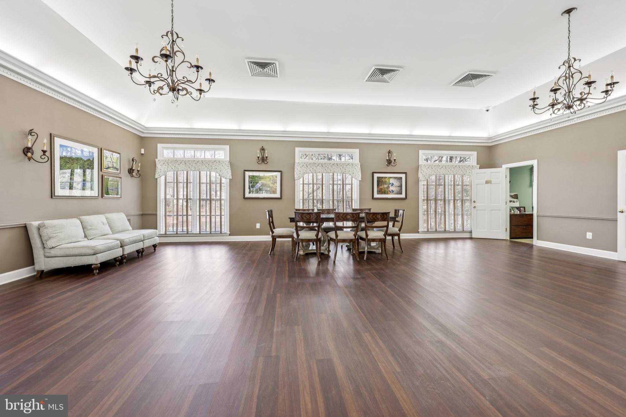 3877 Ogilvie CT photo 56