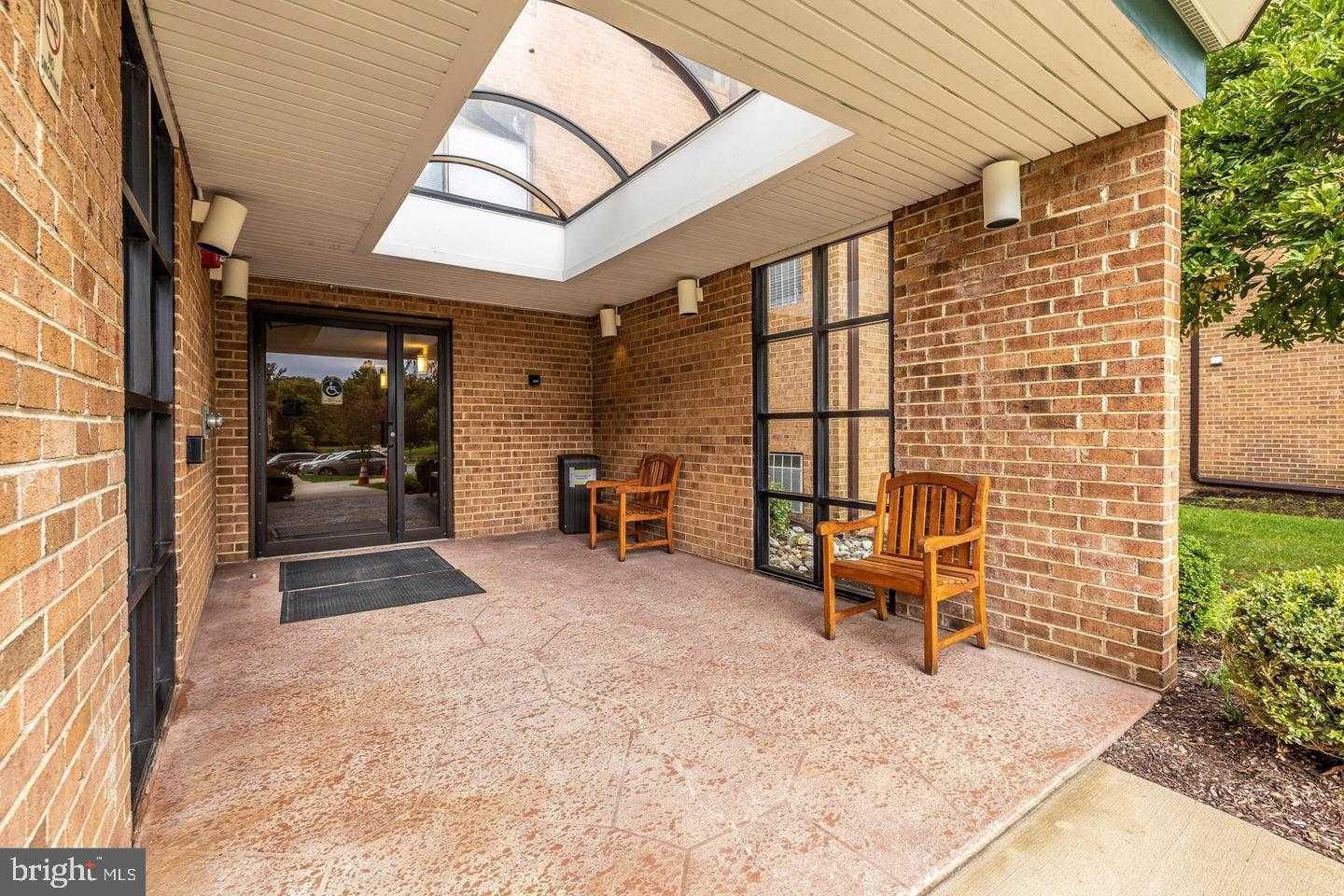 15210 Elkridge Way # 91-3k photo 3