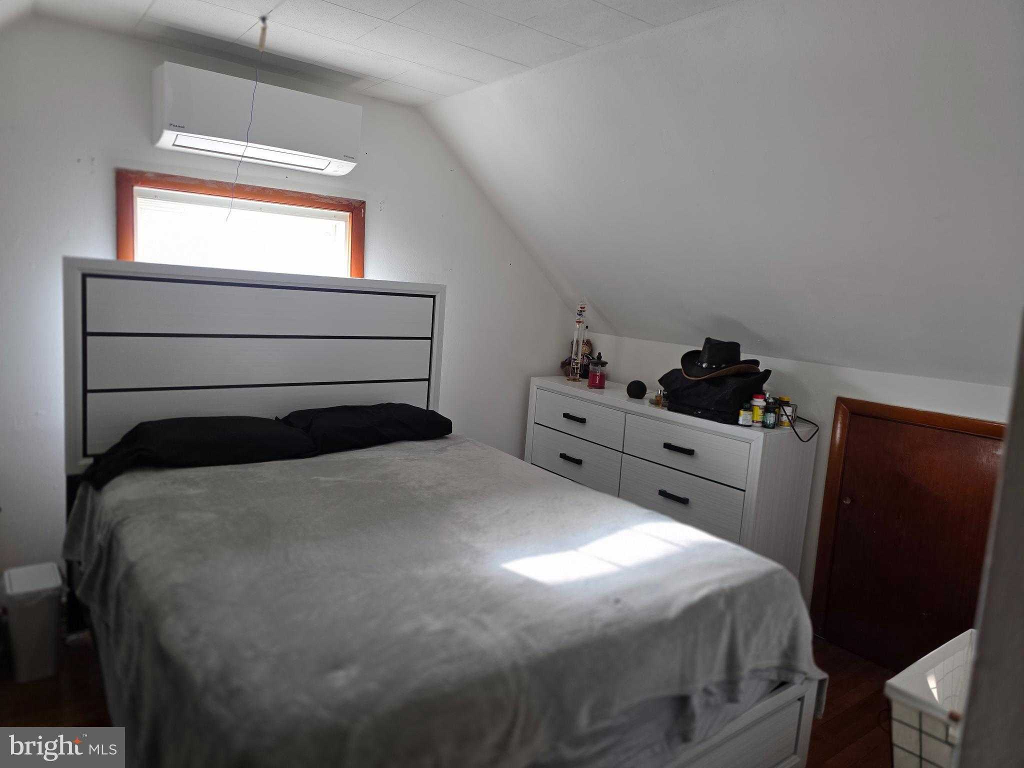 368 W 9th St photo 6