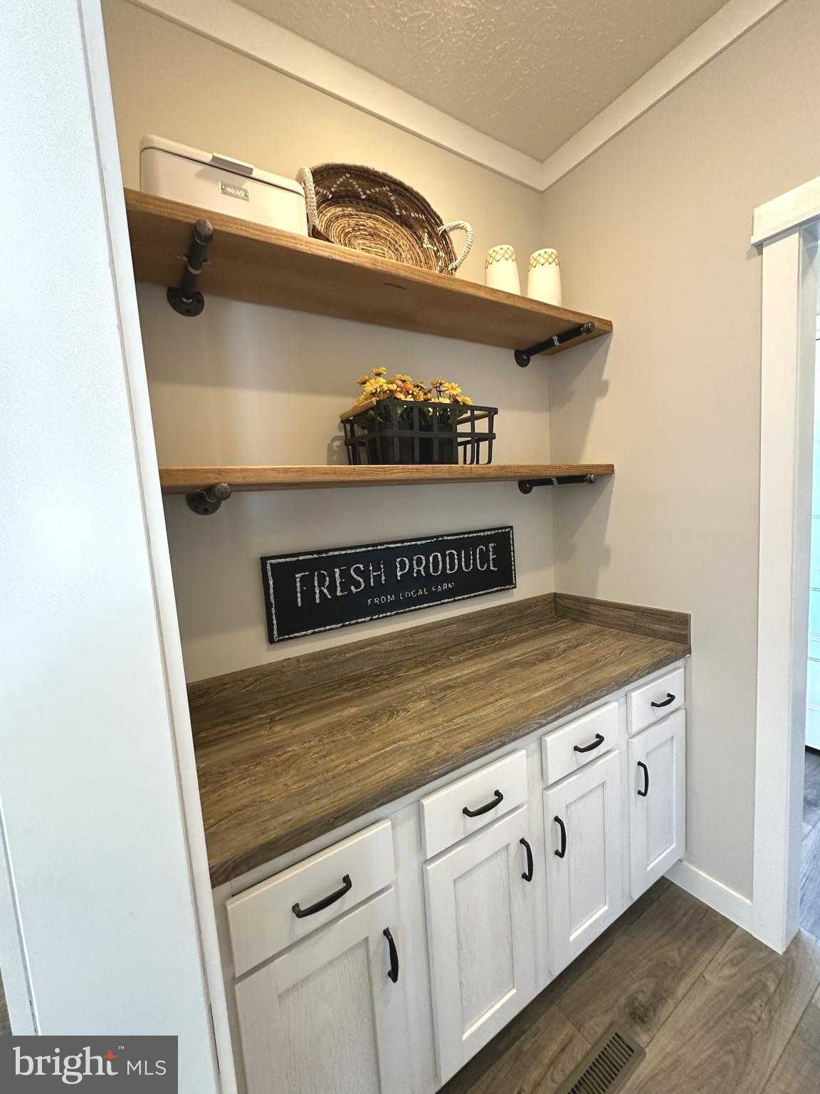 104 Henson Ave photo 10