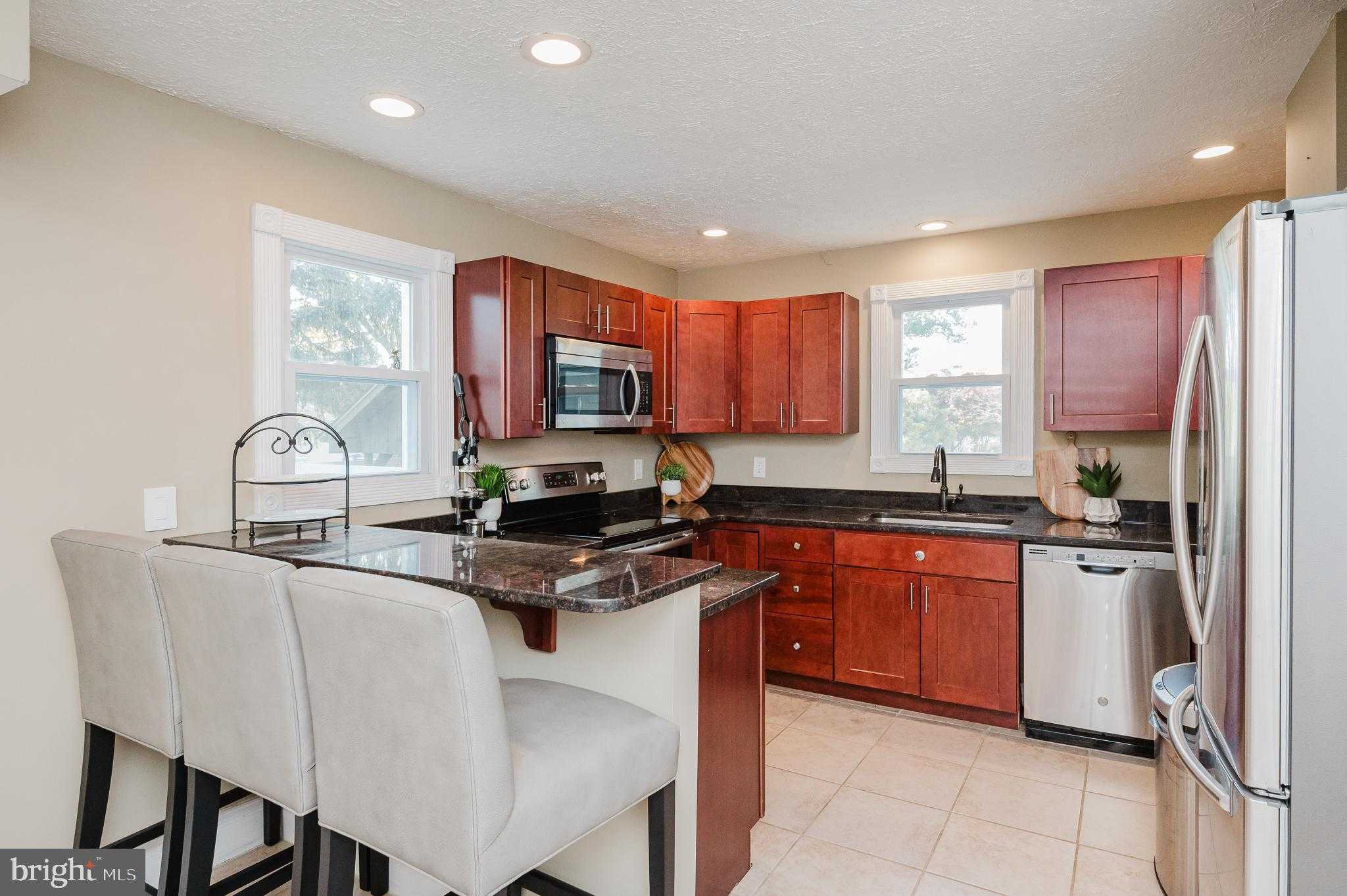 312 Lafayette St photo 17