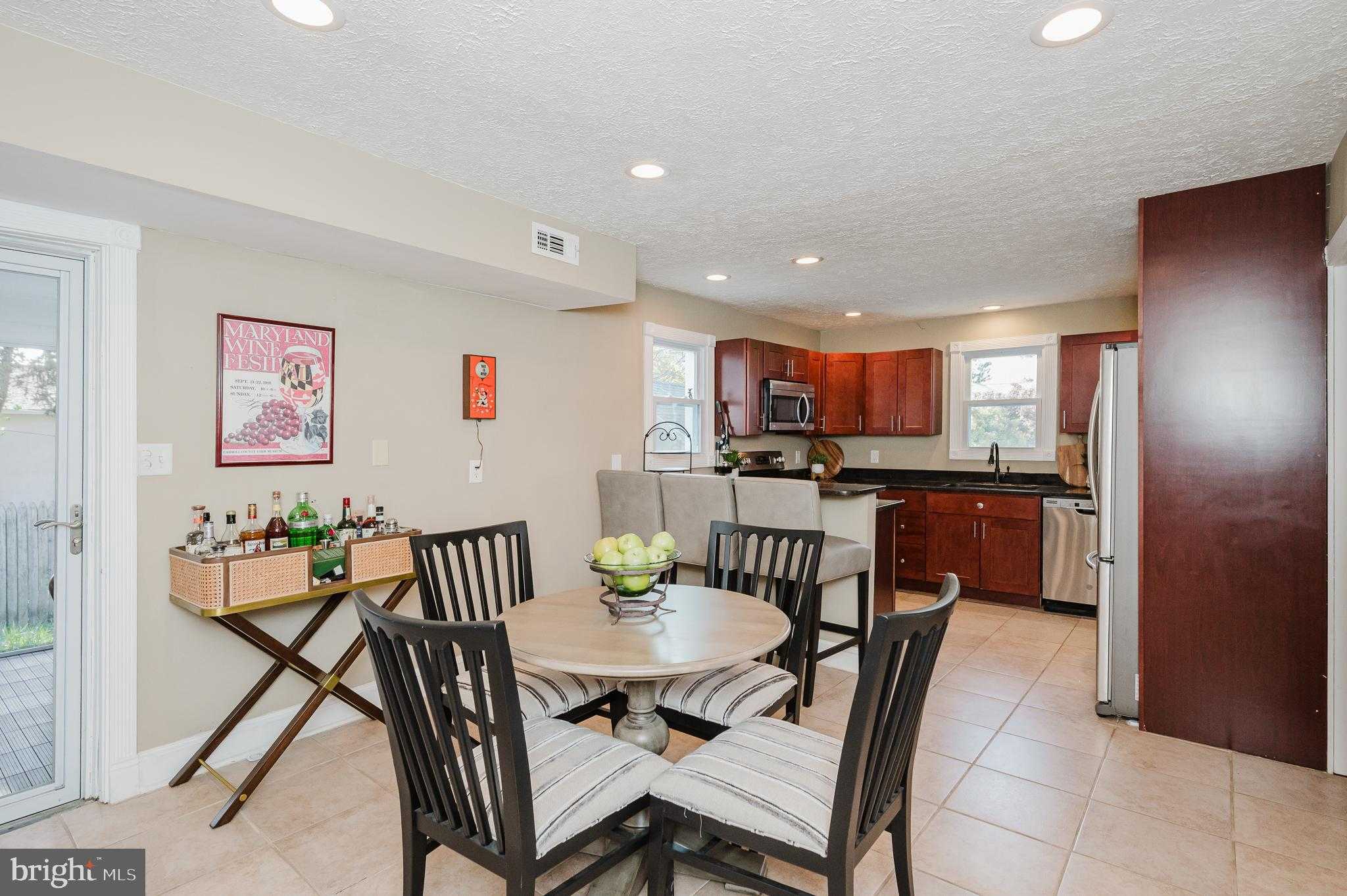 312 Lafayette St photo 24