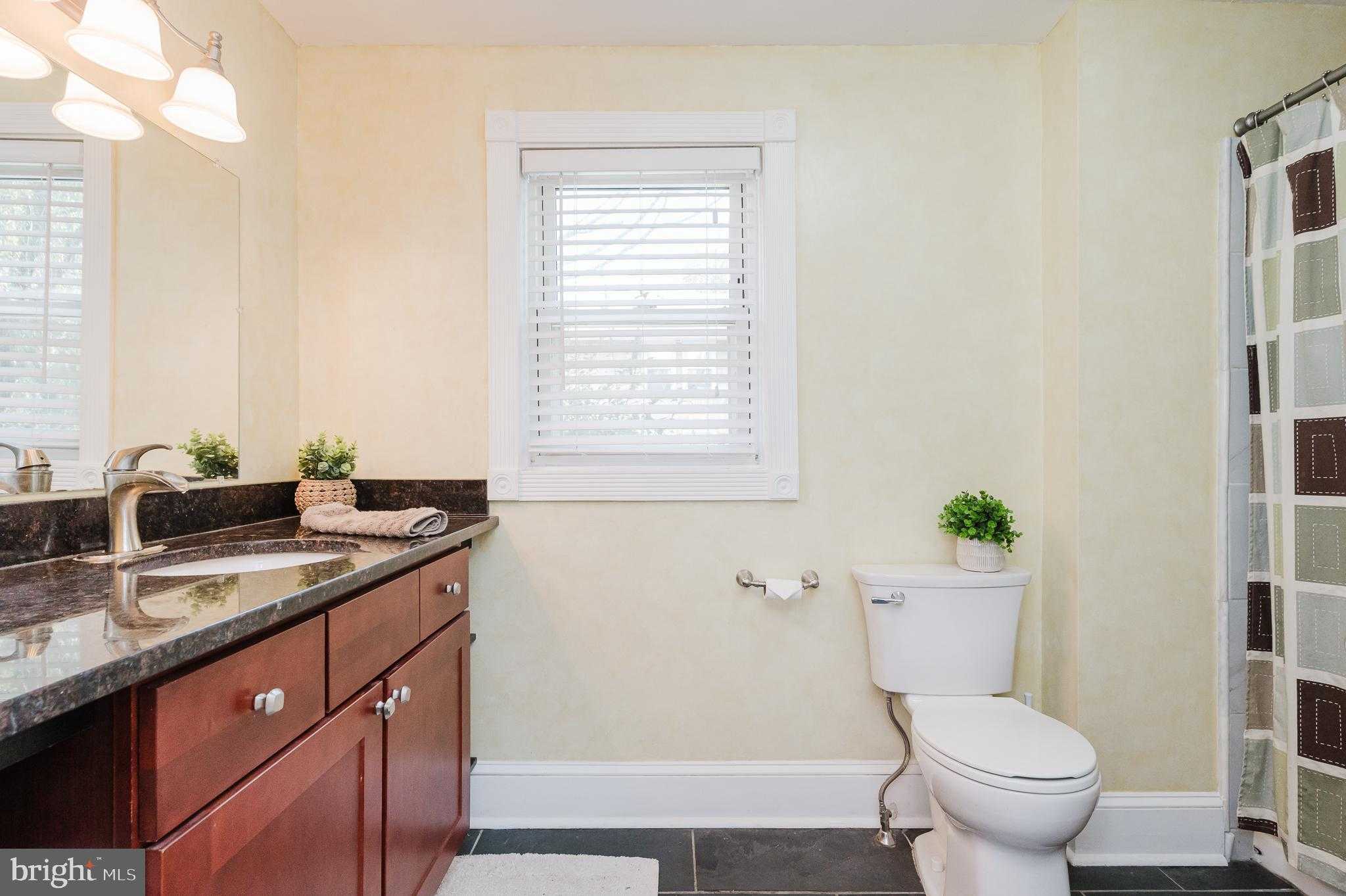 312 Lafayette St photo 28